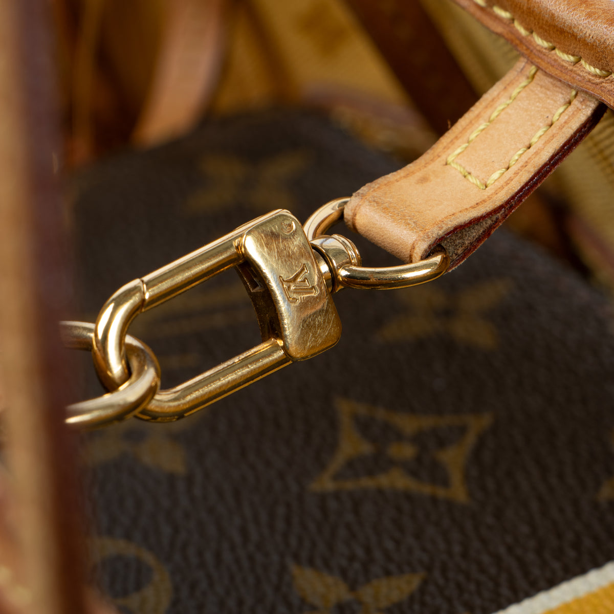 Louis Vuitton Monogram Neverfull MM Shoulder bag