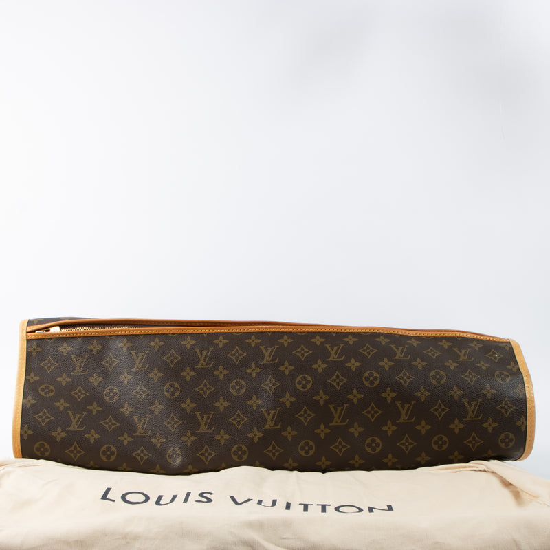 Shop this autentic Louis Vuitton Monogram Garment Bag pre-loved on Labellov.com
