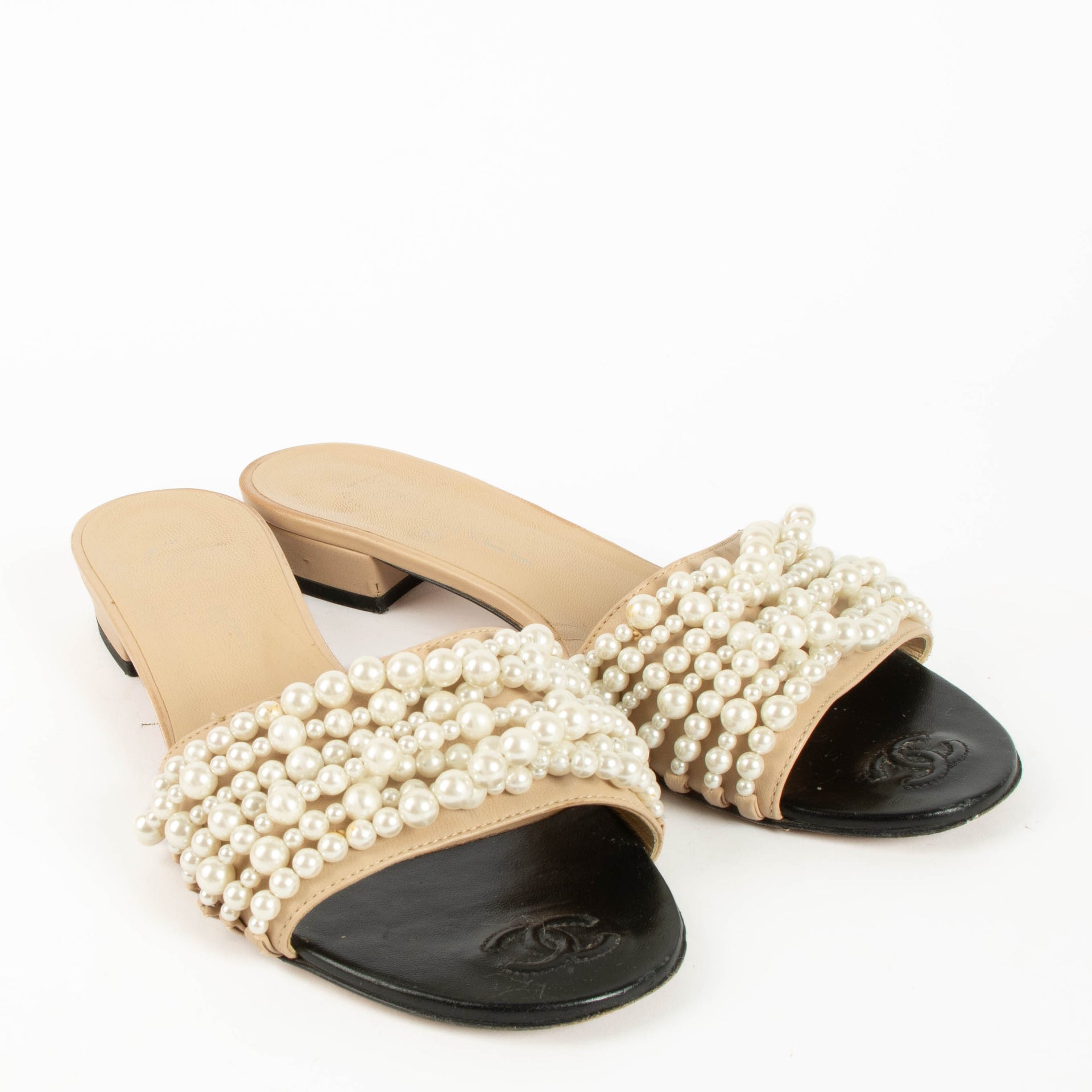 Shop safe online authentic second hand Chanel Beige Pearl Mules - size 37,5