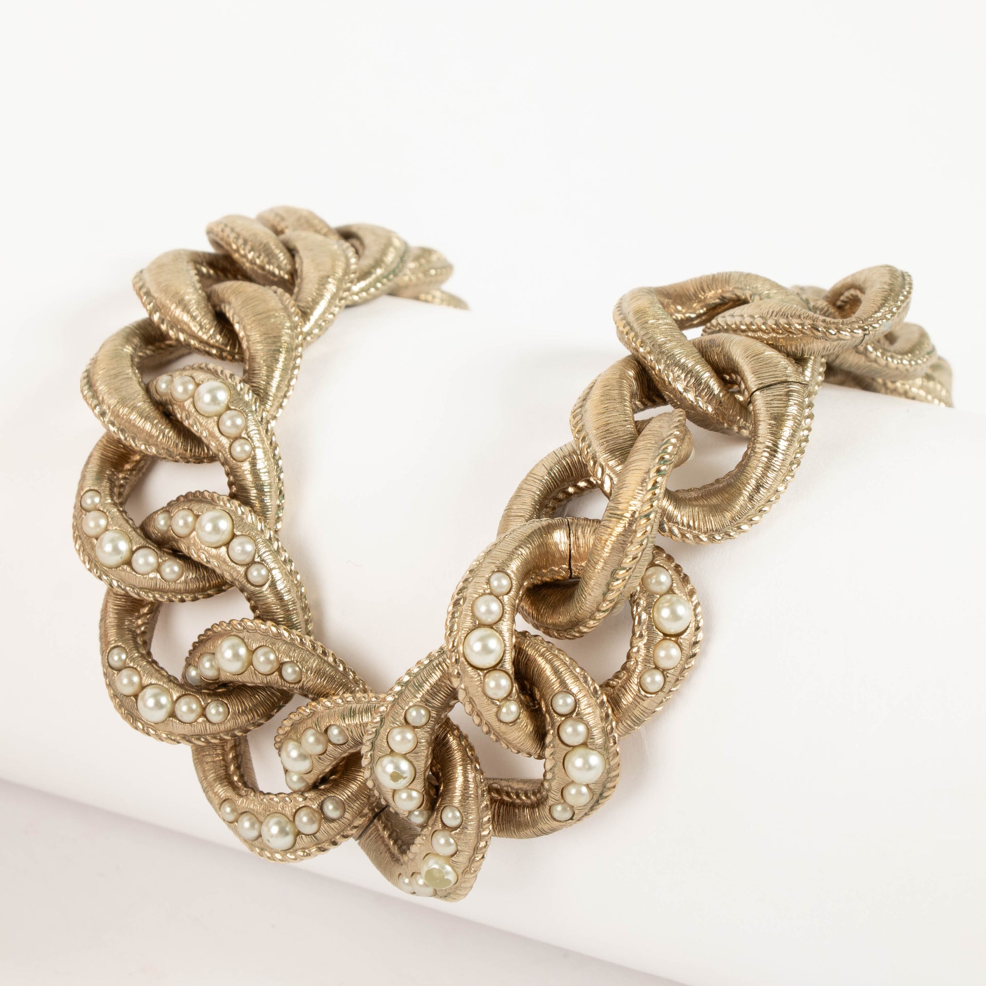 Chanel 16P Pearl Gold Chain Necklace