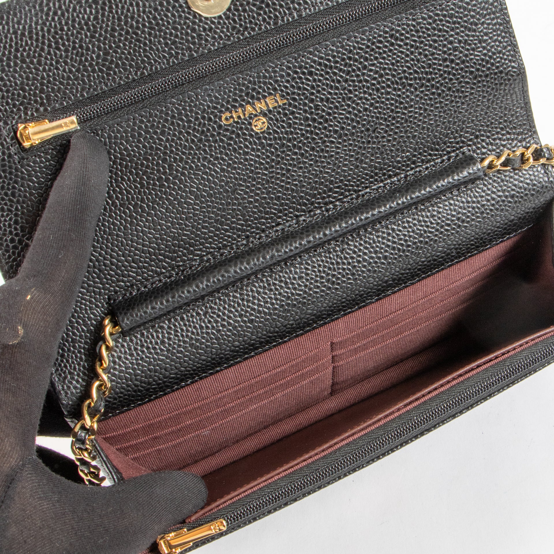Shop the authentic Chanel Black Caviar Wallet On Chain on Labellov.com !