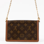 Shop the authentic Louis Vuitton Monogram Dauphine Chain Wallet on Labellov.com !