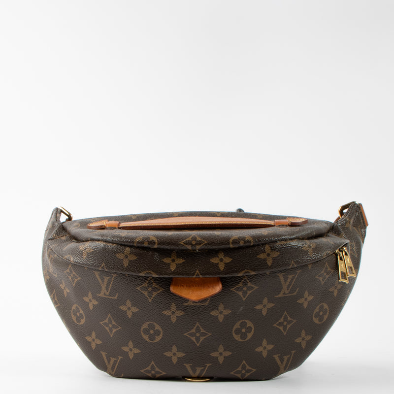Shop this authentic Louis Vuitton Monogram Bumbag pre-loved on Labellov.com