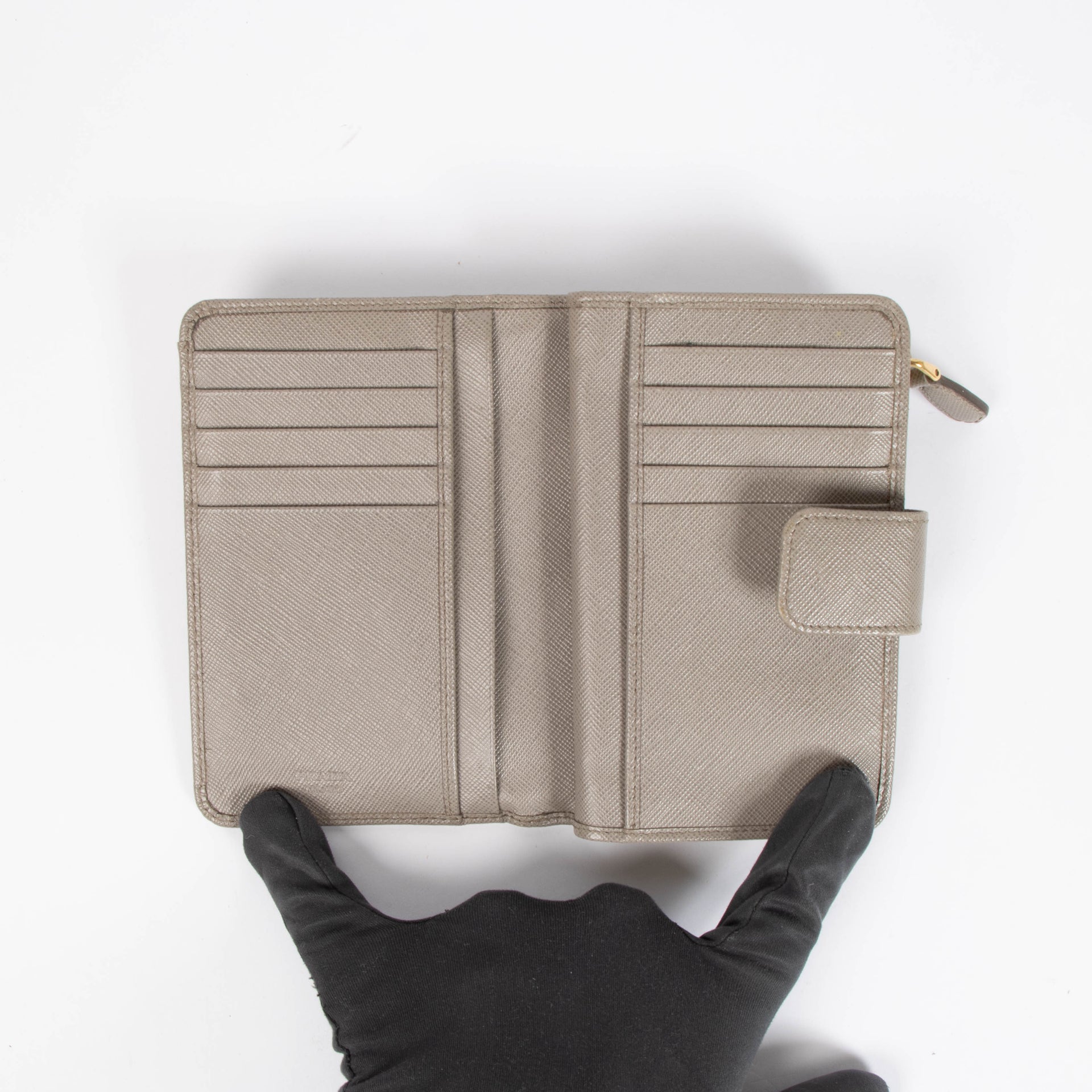 Shop the authentic Prada Taupe Saffiano Wallet second hand on Labellov.com
