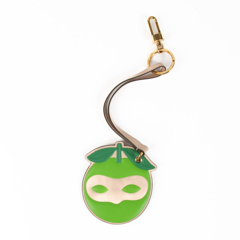 Shop the authentic Delvaux Nude Masque Magritte Charm second hand on Labellov.com