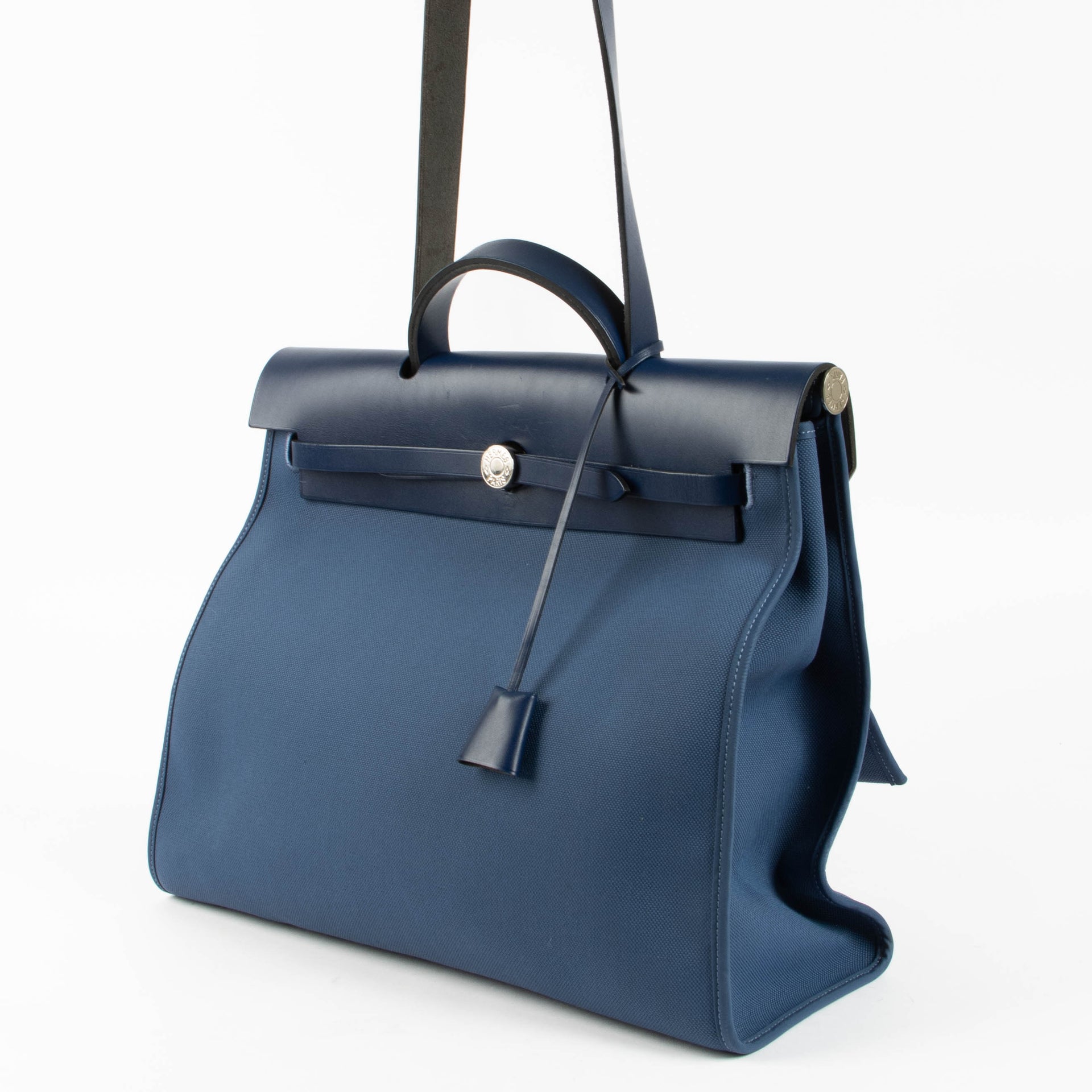 Shop the authentic Hermes Herbag Zip 39 Bleu Brighton/Bleu Saphir Canvas/Leather PHW second hand on Labellov.com
