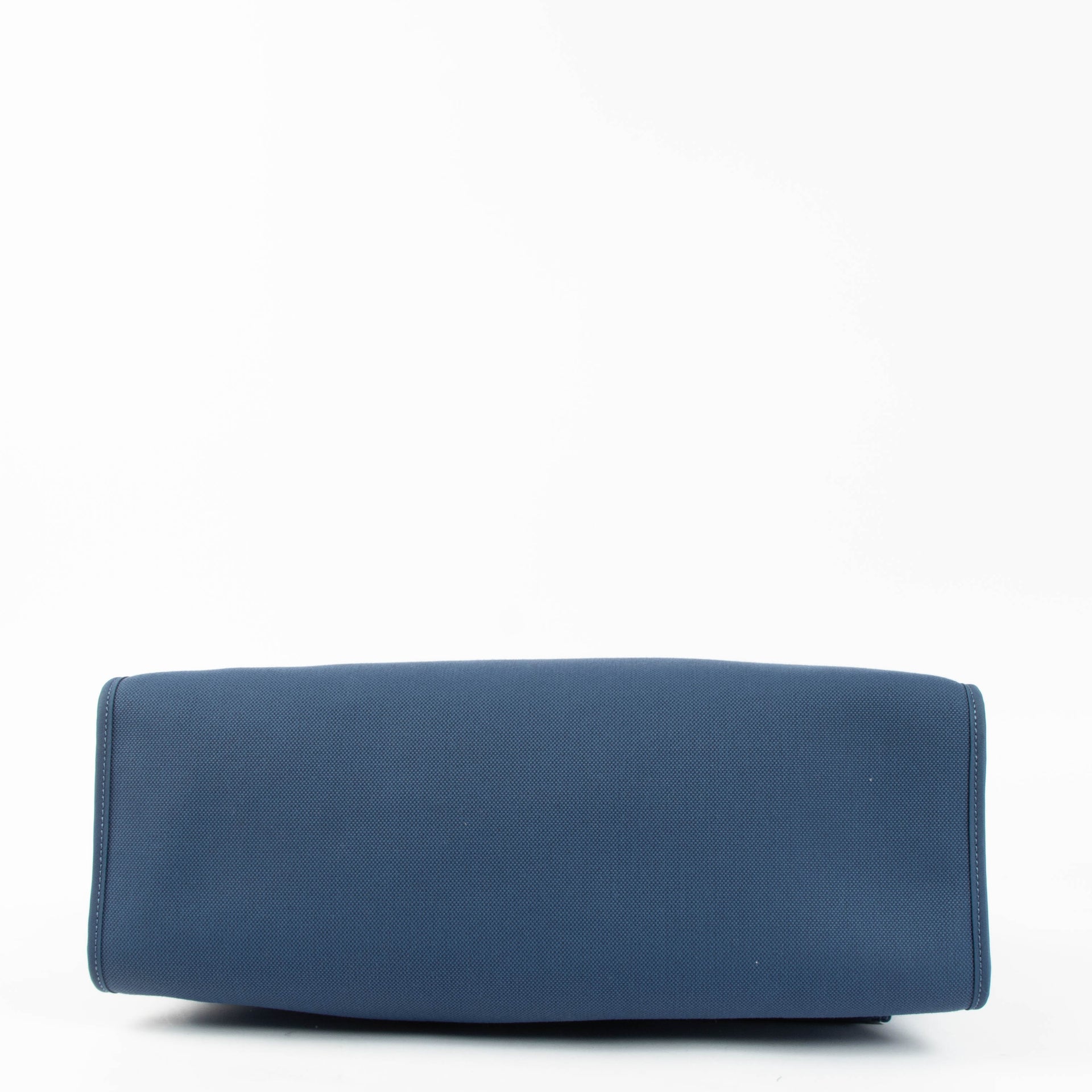 Shop the authentic Hermes Herbag Zip 39 Bleu Brighton/Bleu Saphir Canvas/Leather PHW second hand on Labellov.com