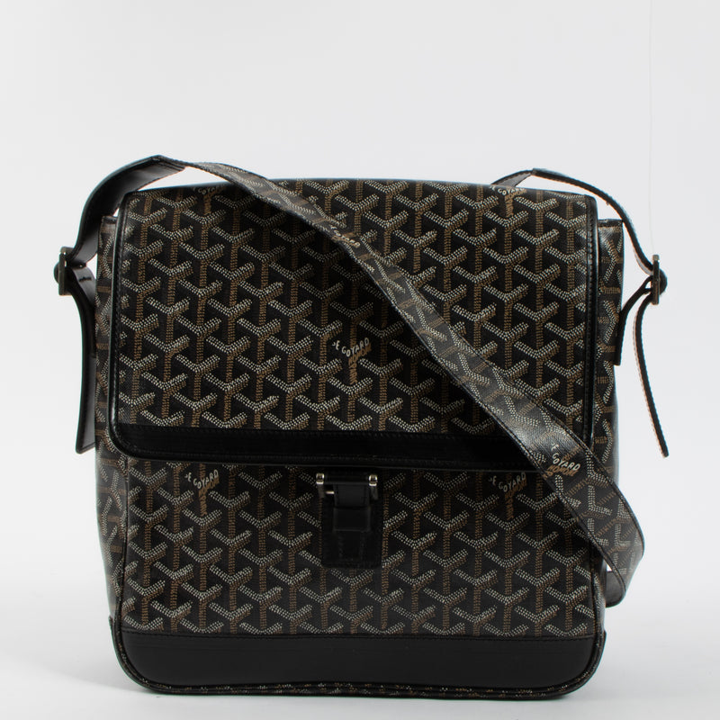 Shop the authentic Goyard Black Urbain Messenger Bag second hand on Labellov.com!