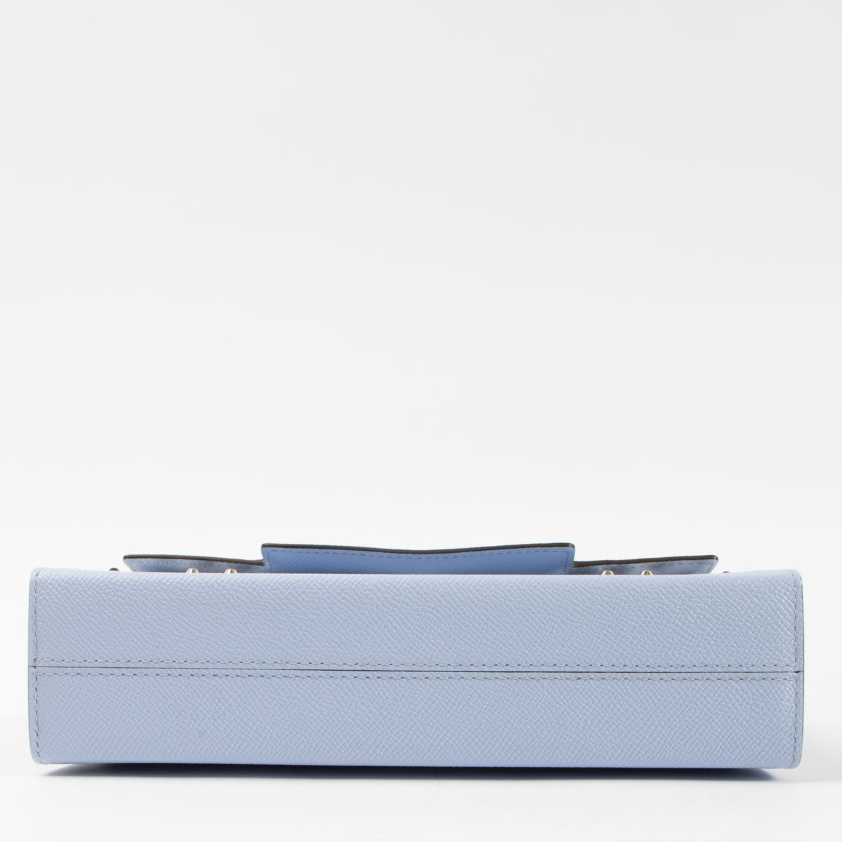 Shop this authentic Delvaux Tempete To Go blue Brume pre-loved on Labellov.com