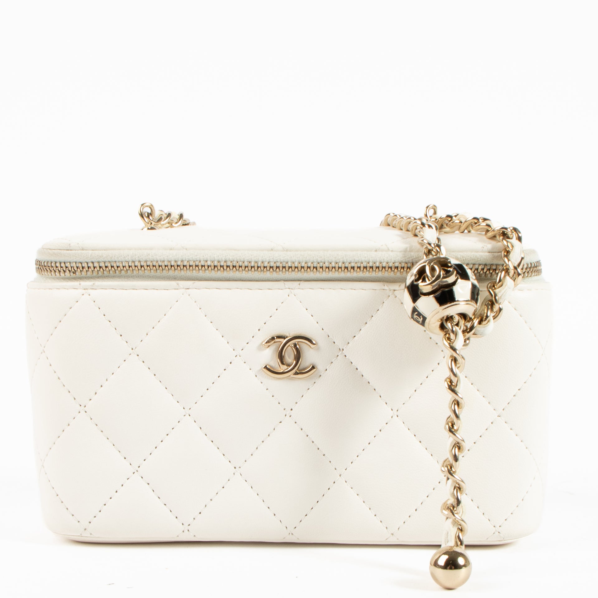 Shop the authentic Chanel White Pearl Crush Vanity Chain Shoulder Bag on Labellov.com !