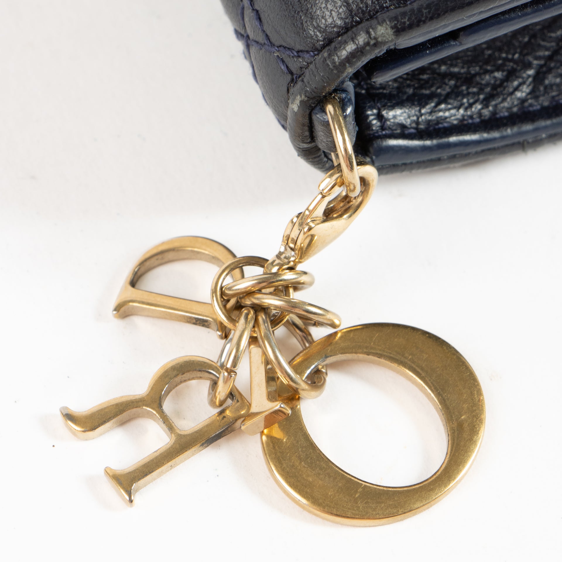 Shop the authentic Christian Dior Mini Lady Dior Wallet on Labellov.com !