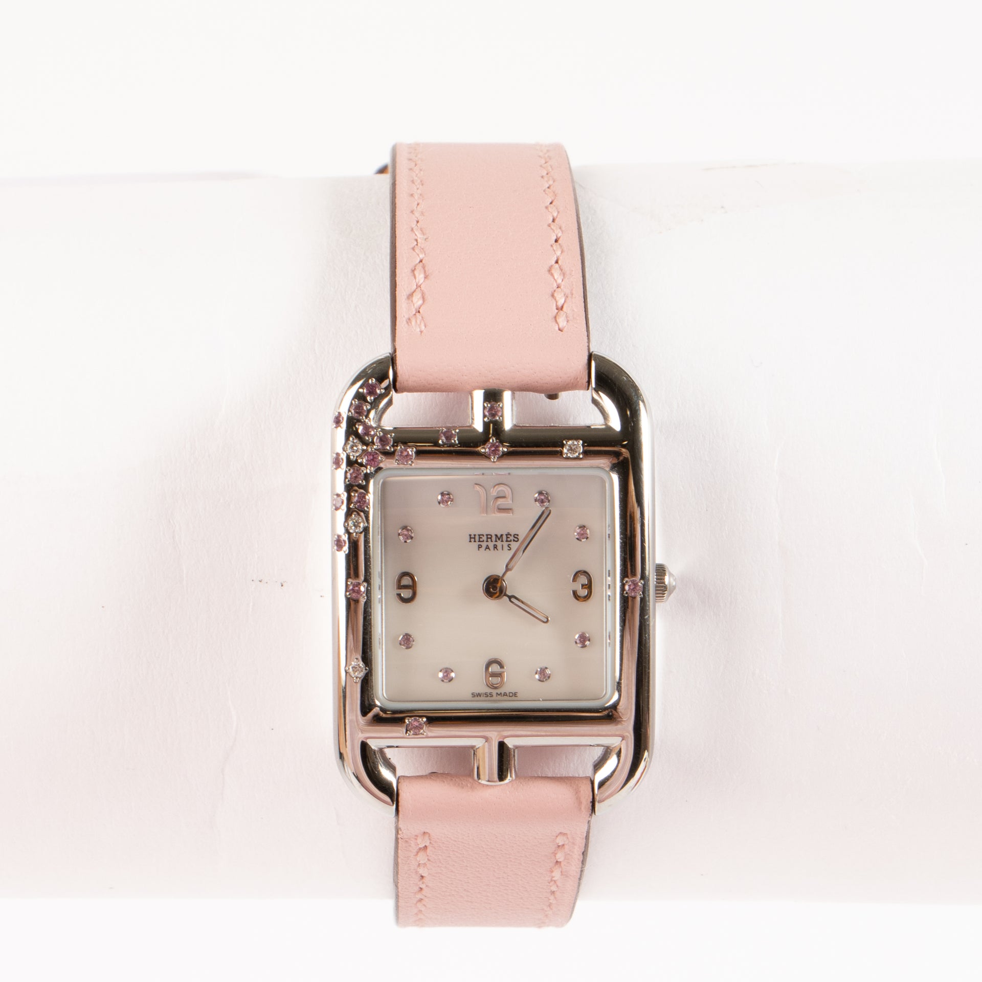 Shop the authentic Hermès Diamond Cape Cod Small Watch on Labellov.com !