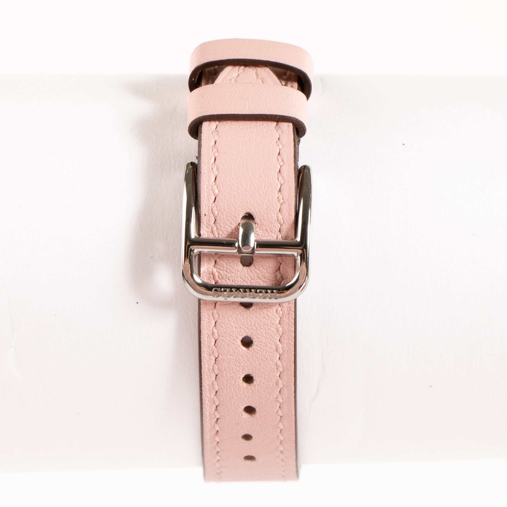 Shop the authentic Hermès Diamond Cape Cod Small Watch on Labellov.com !