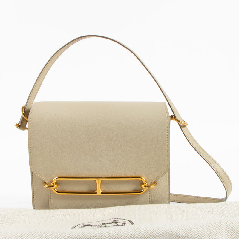 Shop the authentic Hermès Béton Evercolor Roulis 18 Bag on Labellov.com !