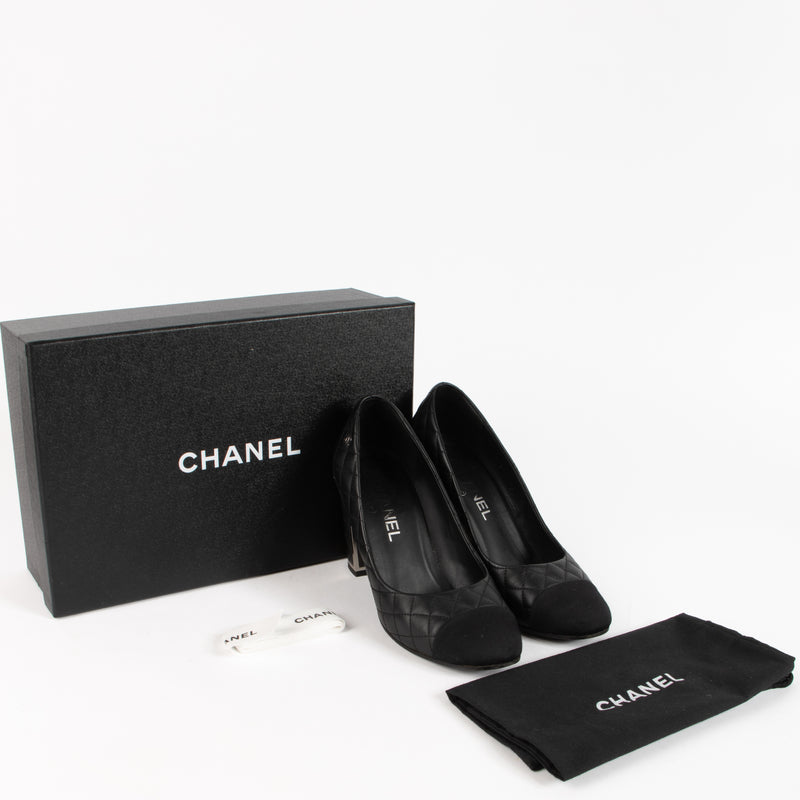 Chanel Black Quilted Pumps - Size 38,5