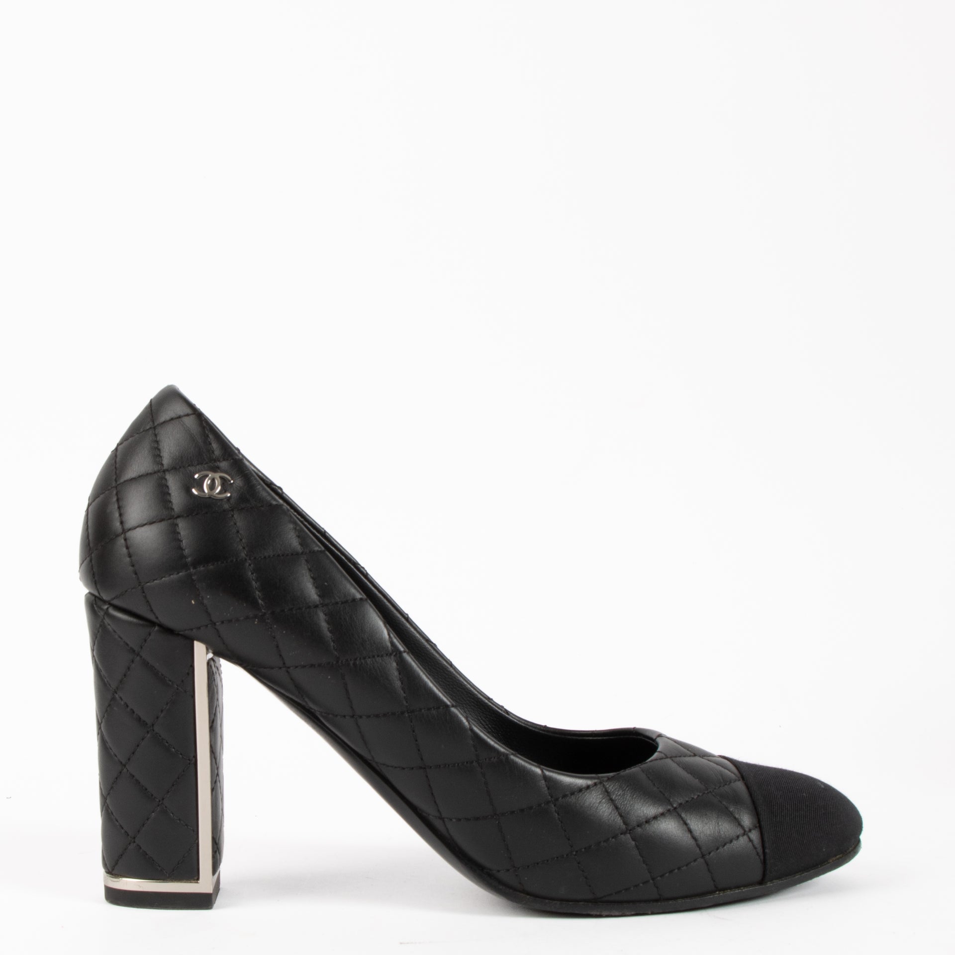 Chanel Black Quilted Pumps - Size 38,5