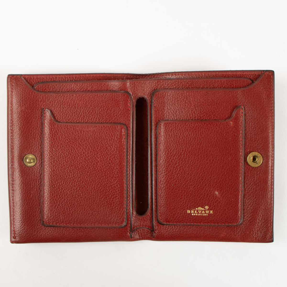 Shop the authentic Delvaux Red Denise Wallet second hand on Labellov.com!