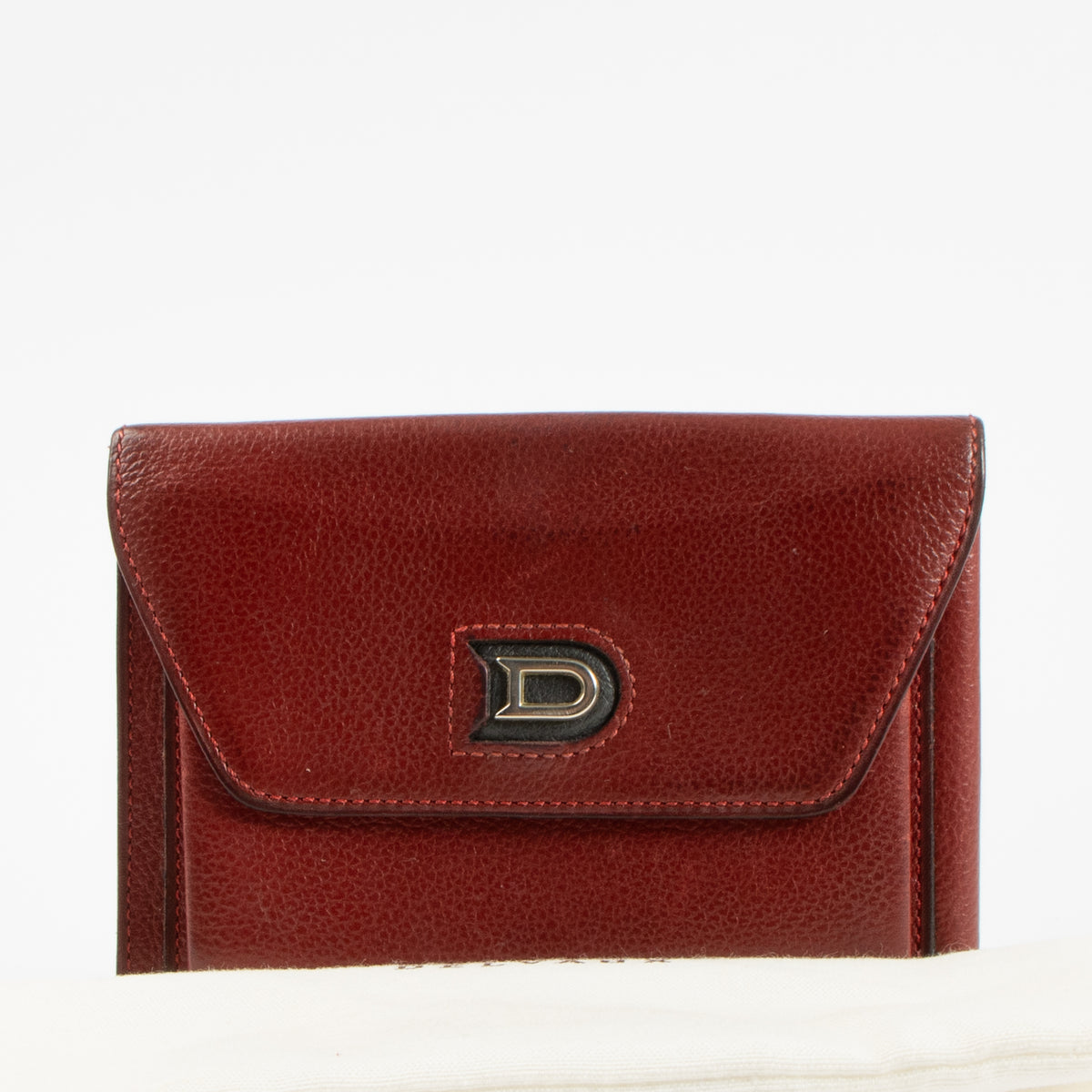 Shop the authentic Delvaux Red Denise Wallet second hand on Labellov.com!
