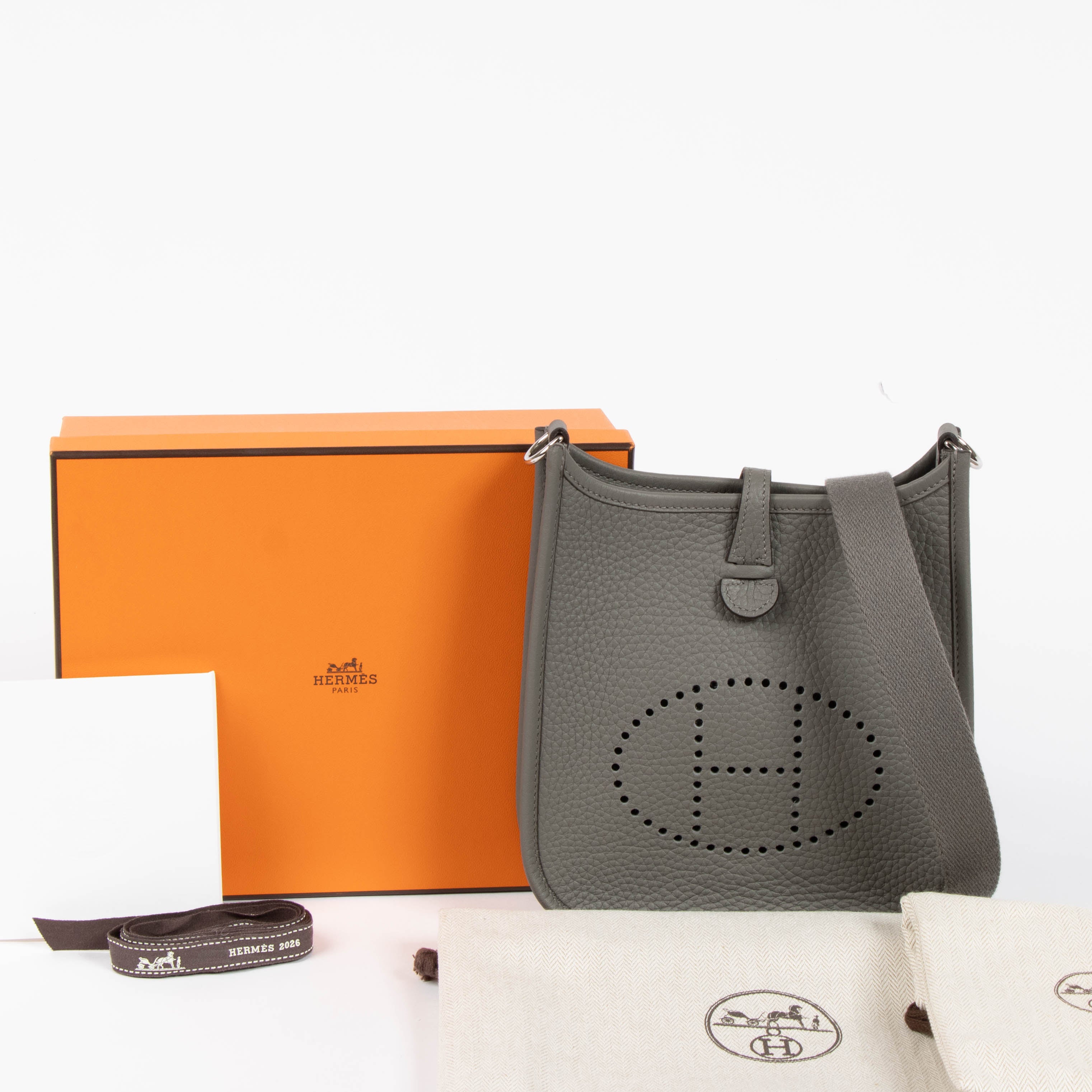 エルメス　HERMES エマイユ Hermes Evelyne 16 Gris Meyer Clemence PHW – Labellov