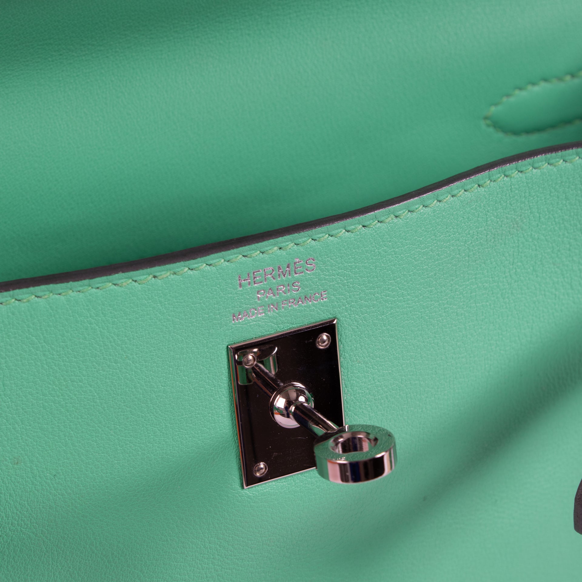 Hermès Kelly 25 Vert Comics Swift PHW