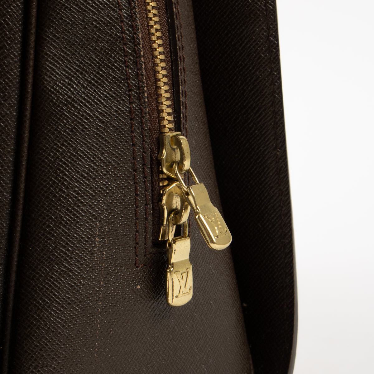 Shop this authentic Louis Vuitton Damier Ebene Triana Bag Pre-loved on Labellov.com 