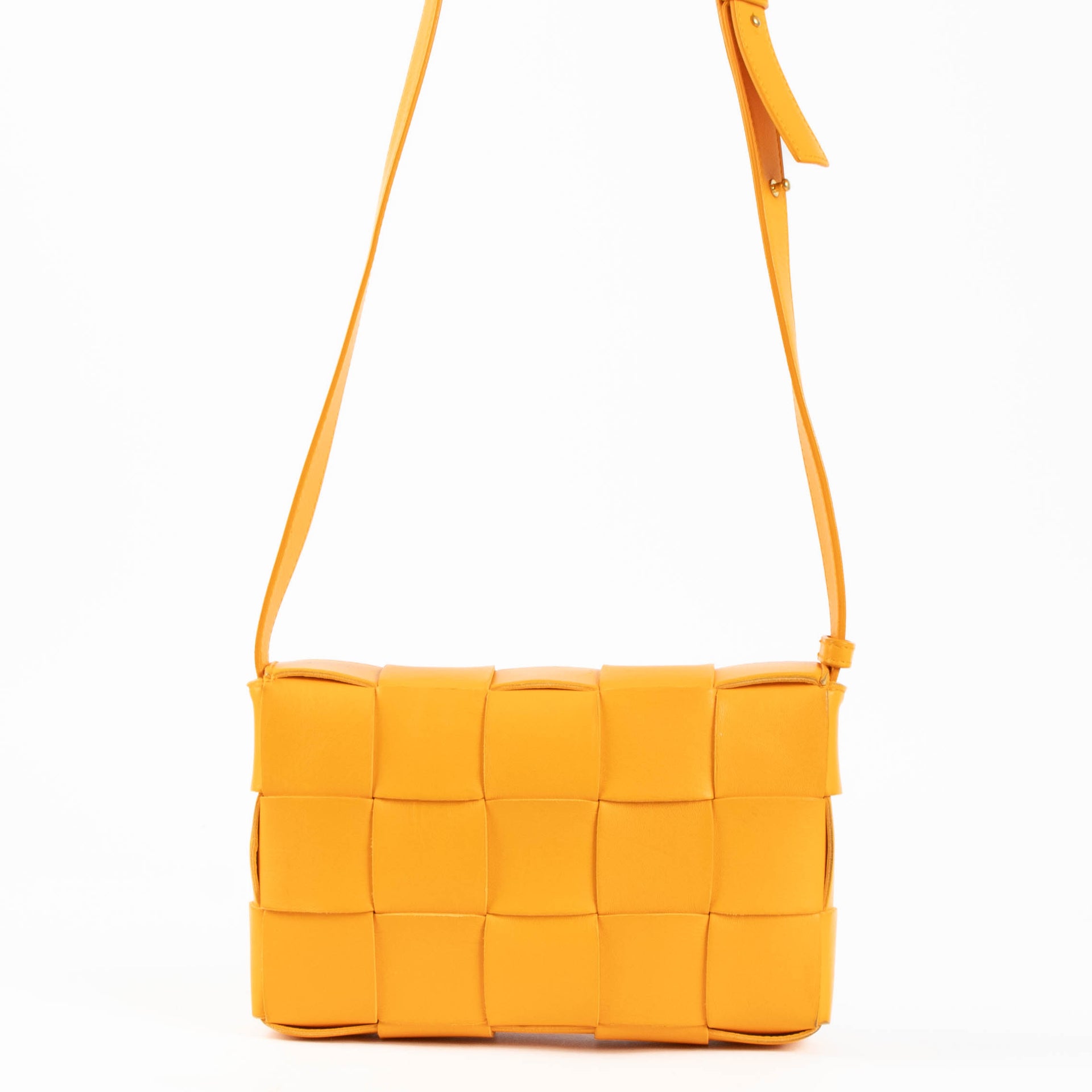Shop the authentic Bottega Veneta Tangerine Cassette Crossbody Bag second hand on Labellov.com