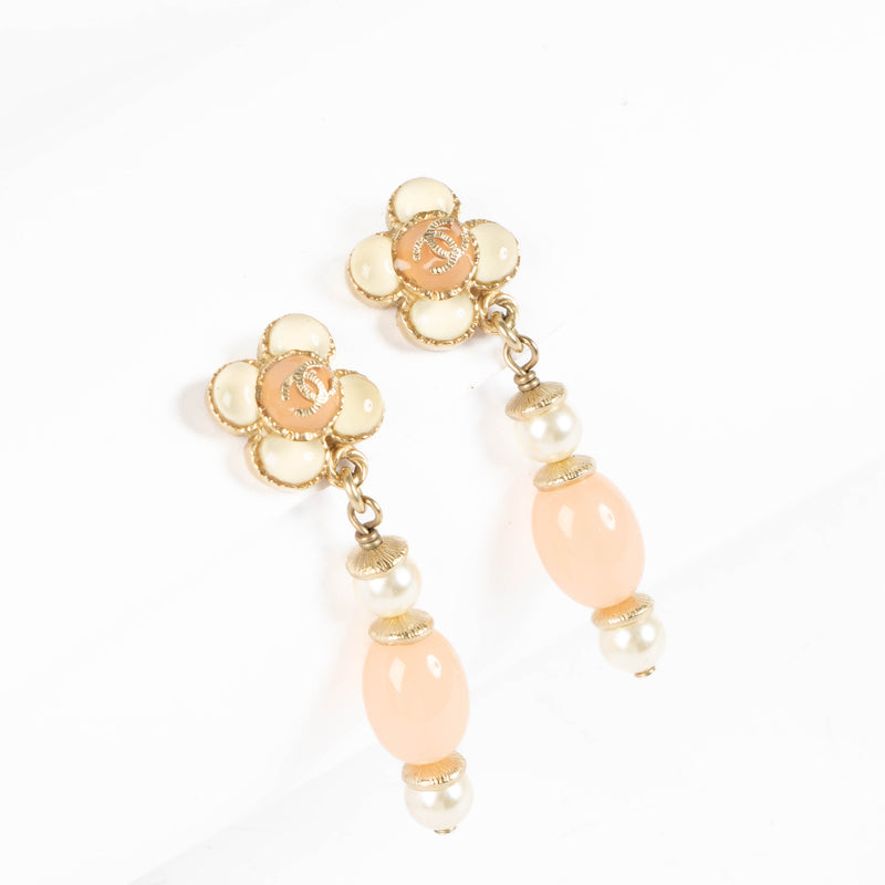 Shop the authentic Chanel 16C Flower Resin Drop Earrings second hand on Labellov.com