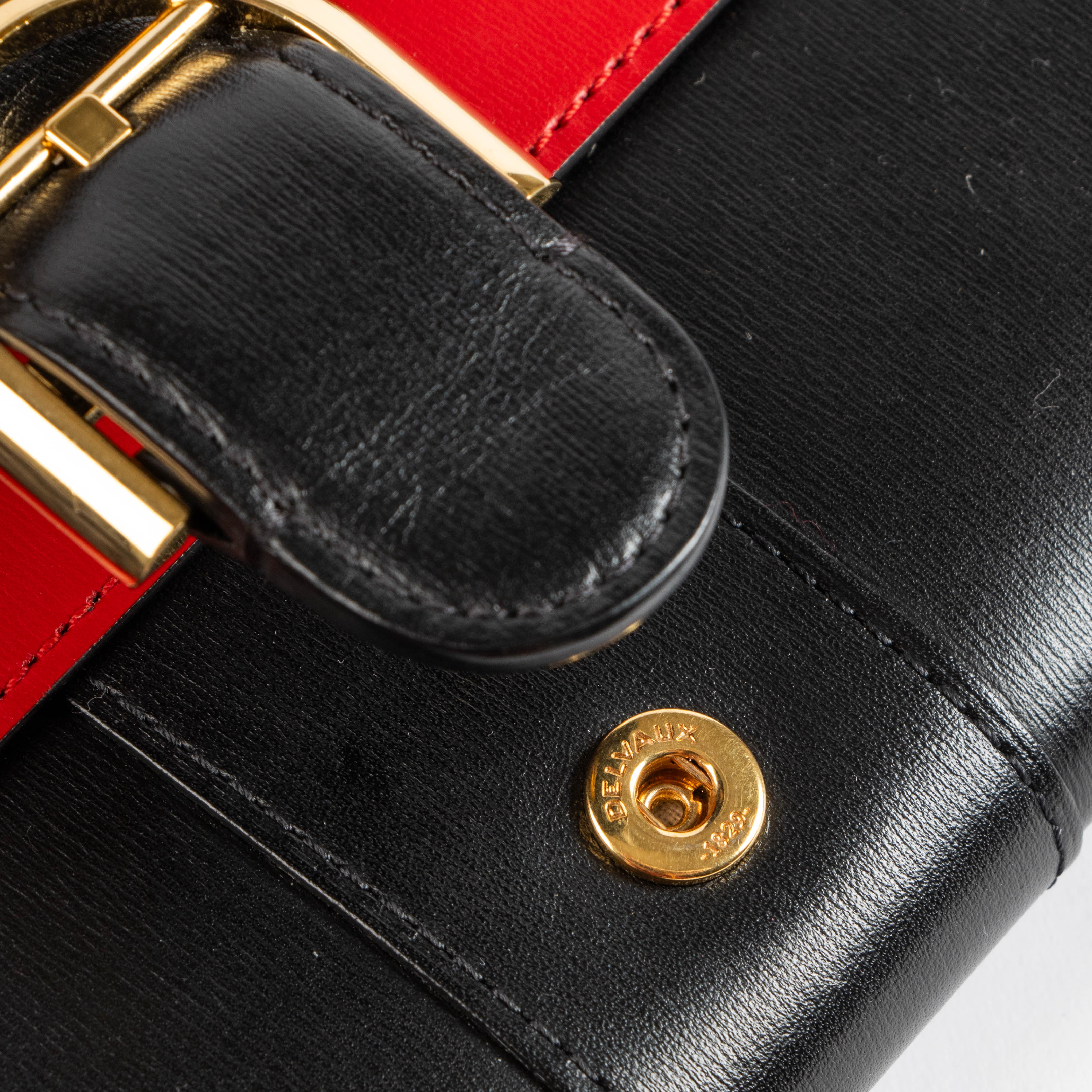 Delvaux Black/Lipstick Box Calf Brillant Chain Long Wallet – Labellov