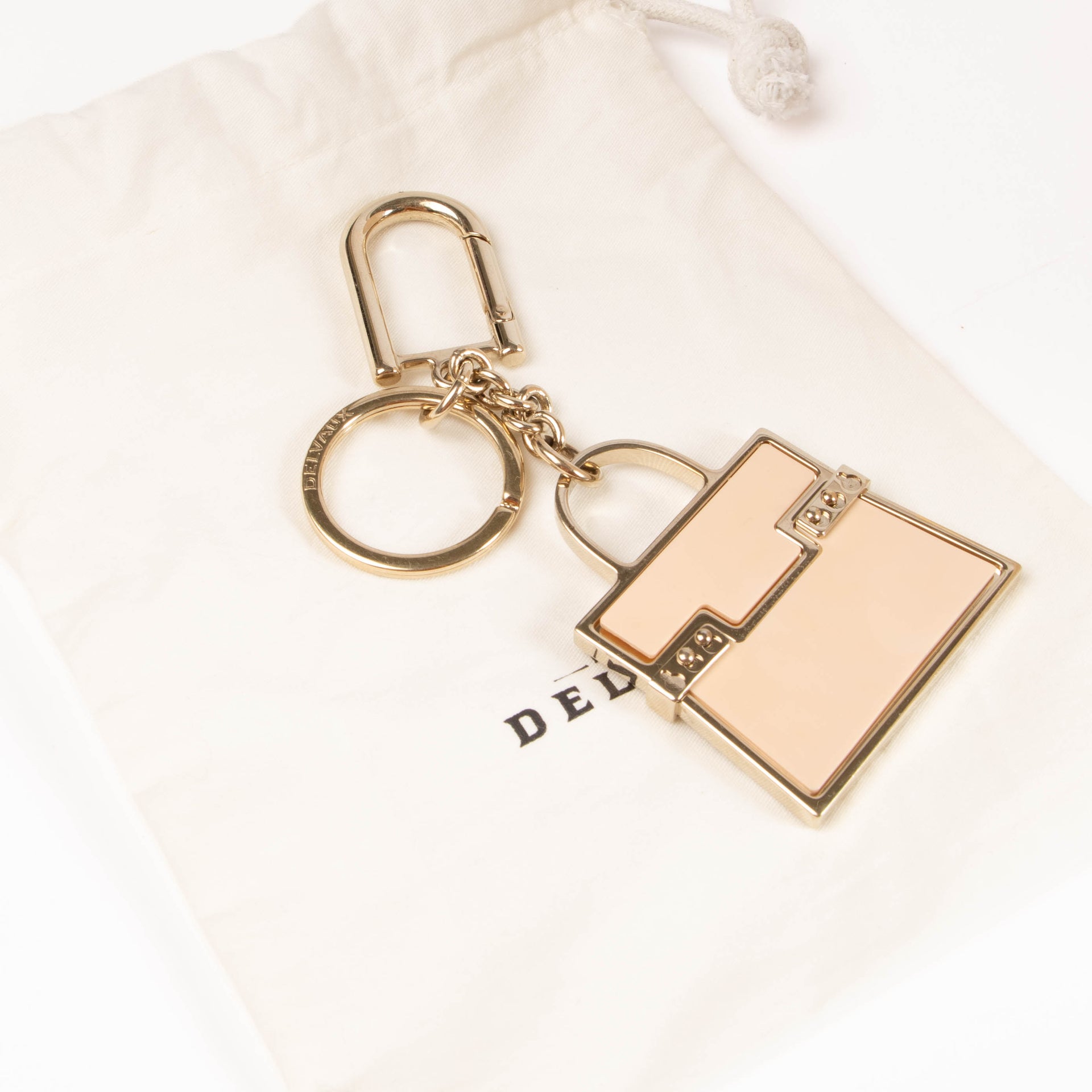 Delvaux Nude Tempête Charms