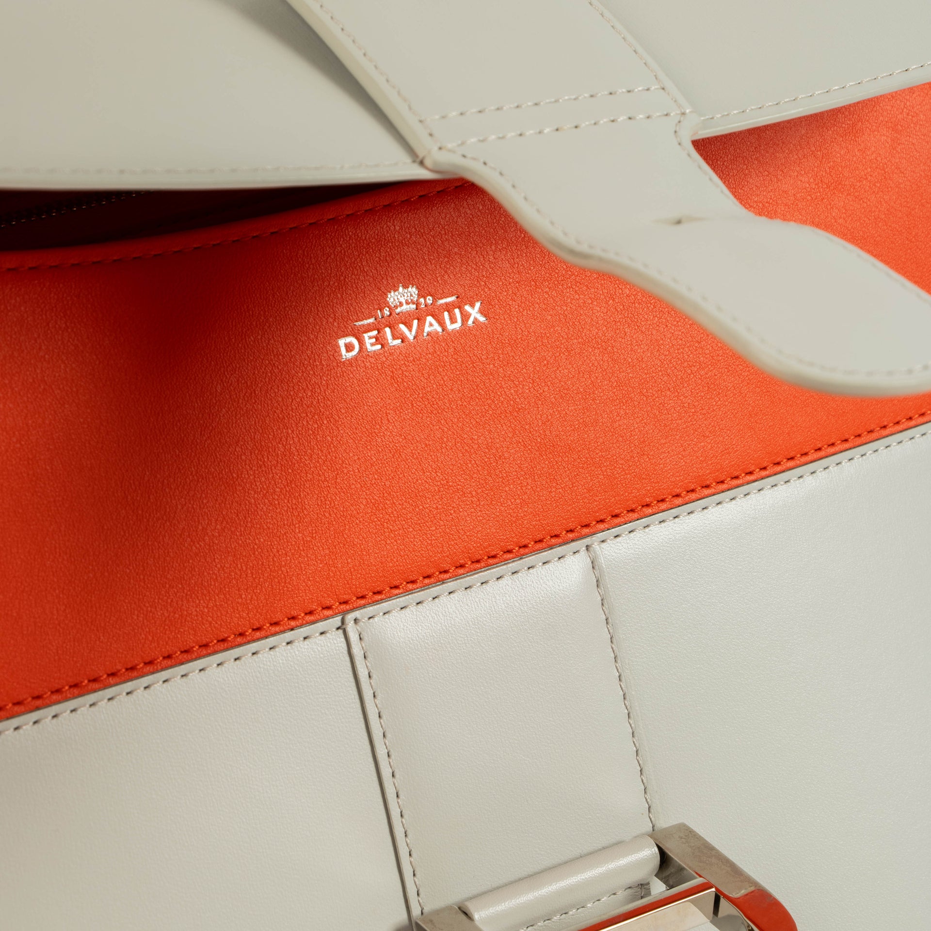 Delvaux Lin/Piment Box Calf Brillant MM Mirage Bag