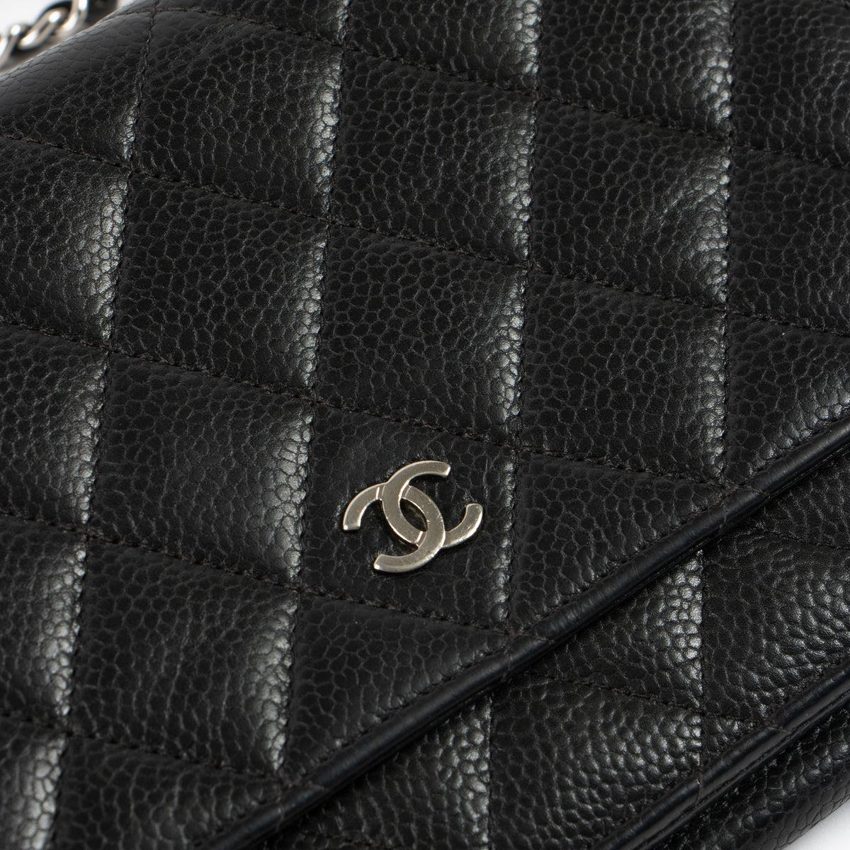 Shop the authentic Chanel Black Caviar Classic Wallet On Chain Bag second hand on Labellov.com!