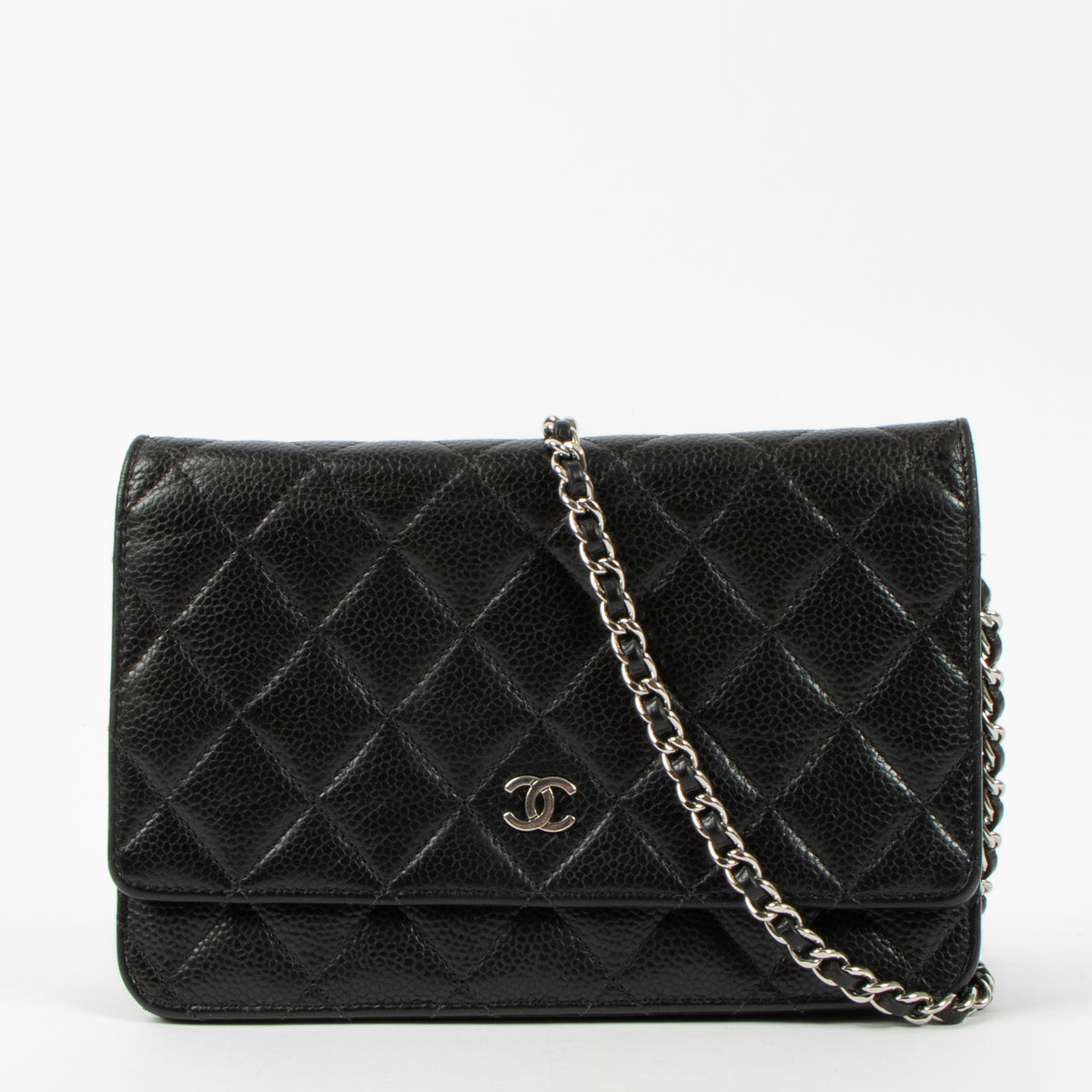 Shop the authentic Chanel Black Caviar Classic Wallet On Chain Bag second hand on Labellov.com!