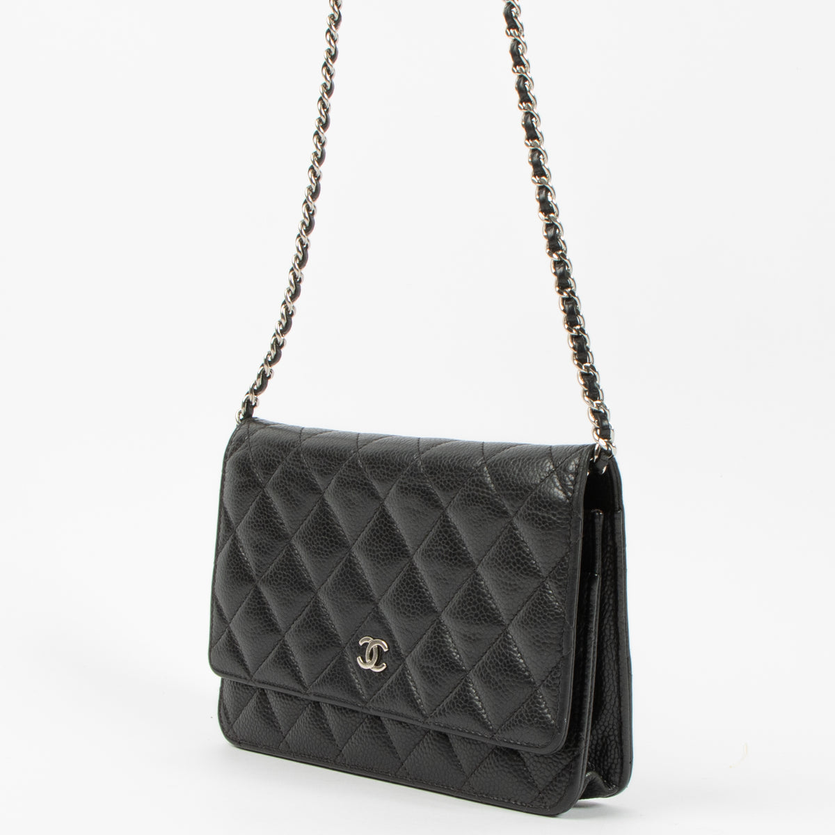 Shop the authentic Chanel Black Caviar Classic Wallet On Chain Bag second hand on Labellov.com!