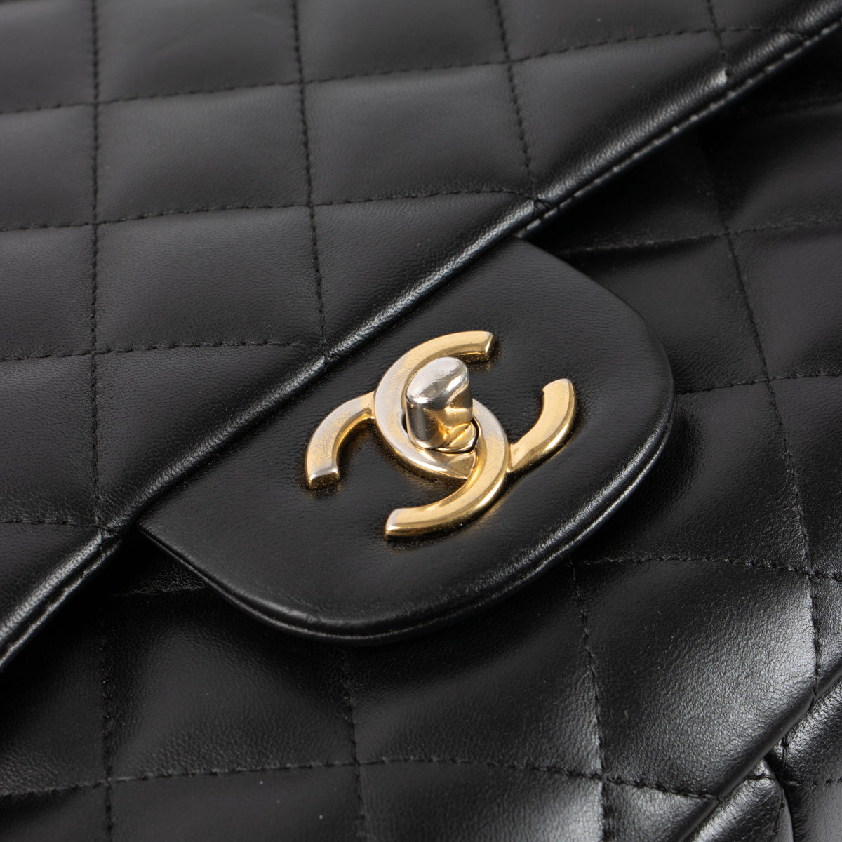 Shop this authentic luxury Chanel Black Lambskin Large/Jumbo Classic Bag Pre-Loved on Labellov.com