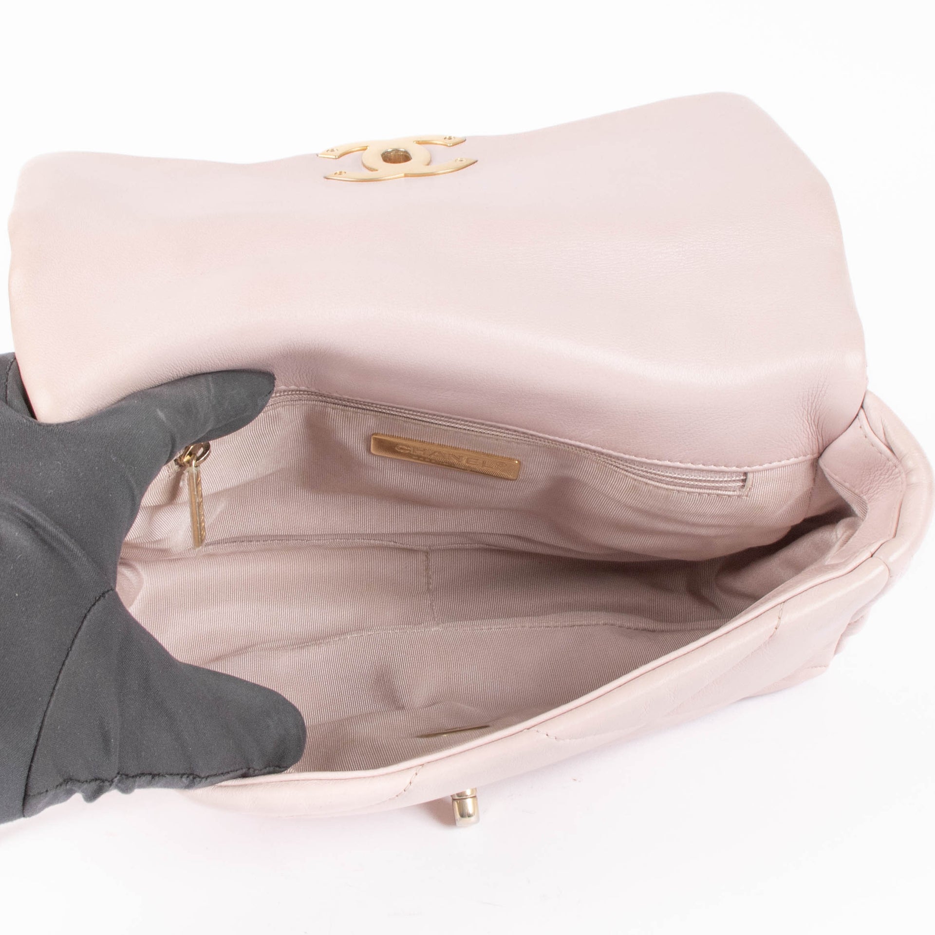 Sac Chanel 19 petit modèle en agneau rose pâle Chanel