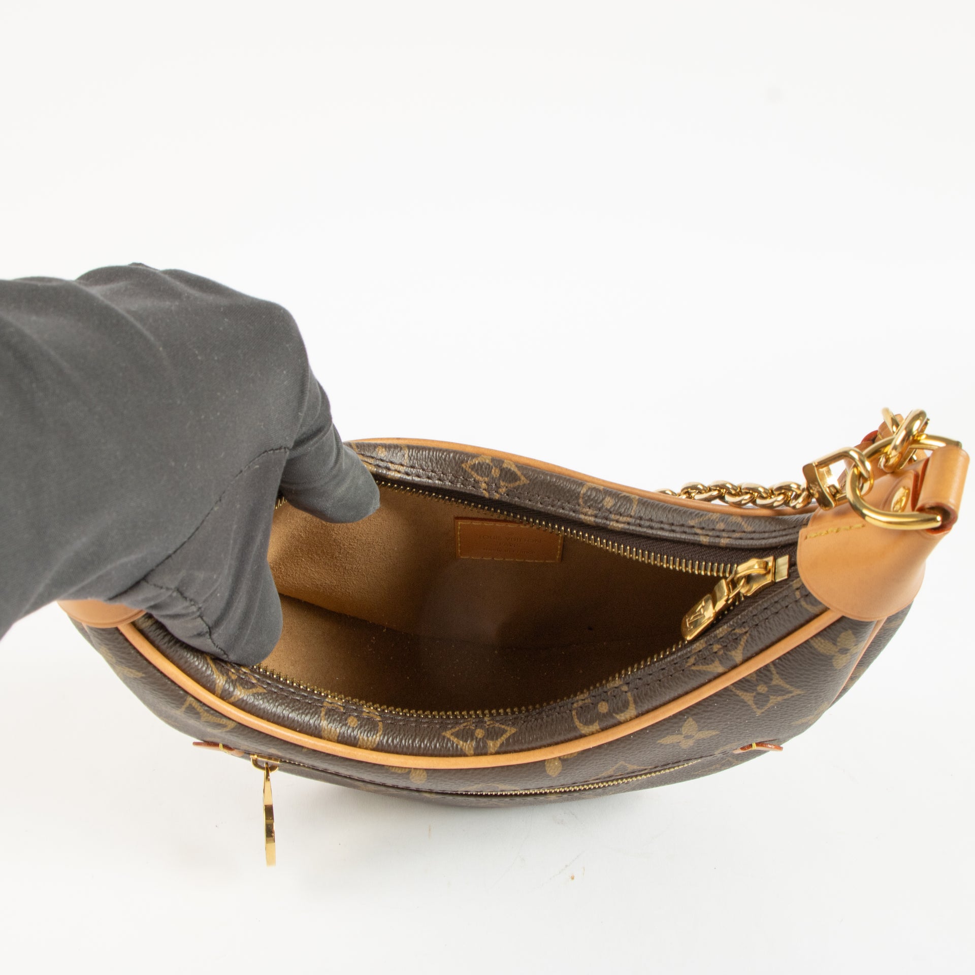 Shop the authentic Louis Vuitton Monogram Loop Bag on Labellov.com !