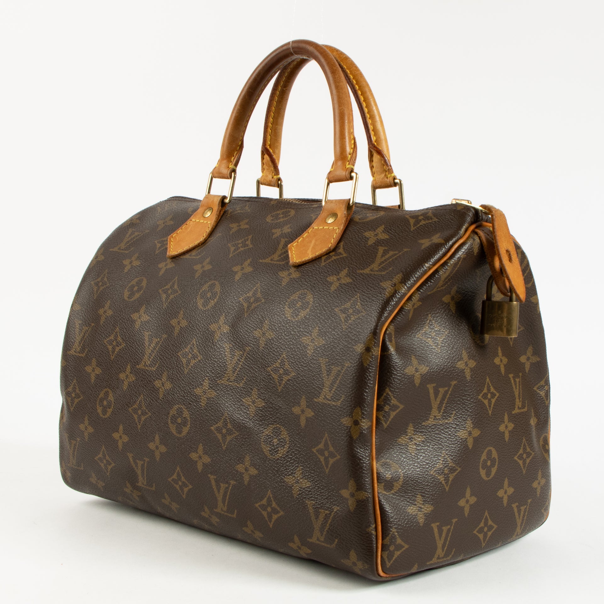 Shop the authentic Louis Vuitton Monogram Speedy 25 Bag on Labellov.com !