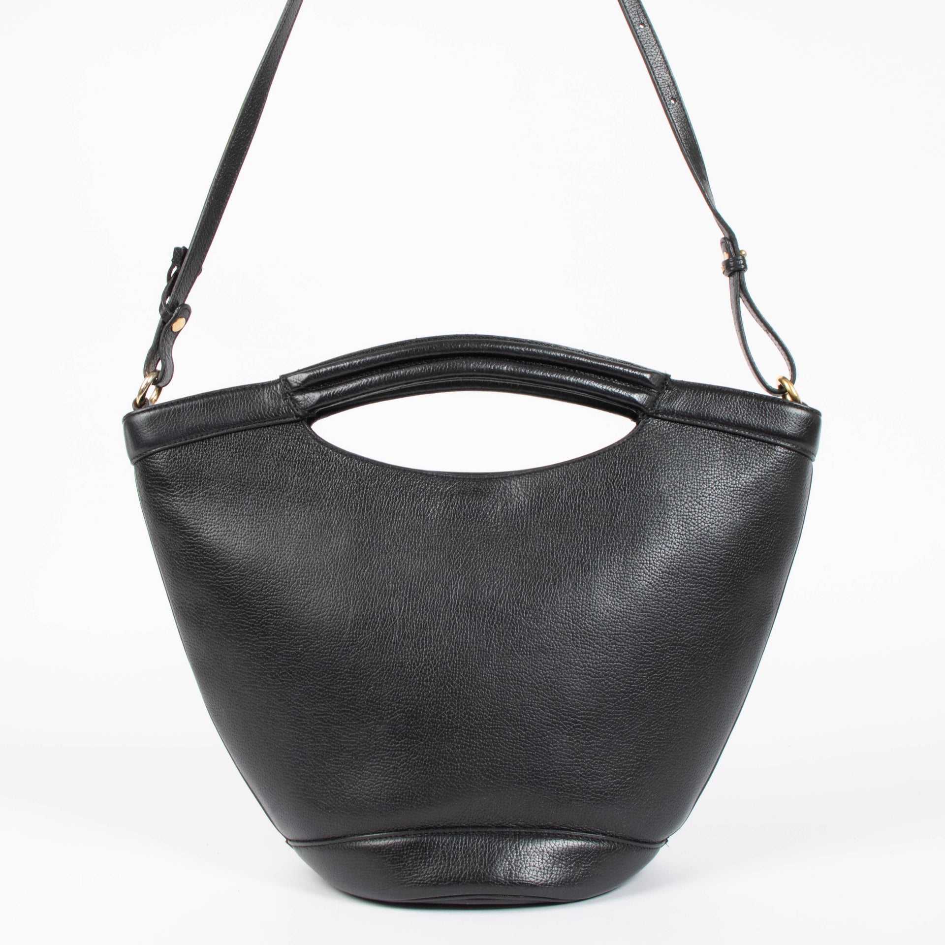 Shop this authentic delvaux black Bucket pre-loved on Labellov.com