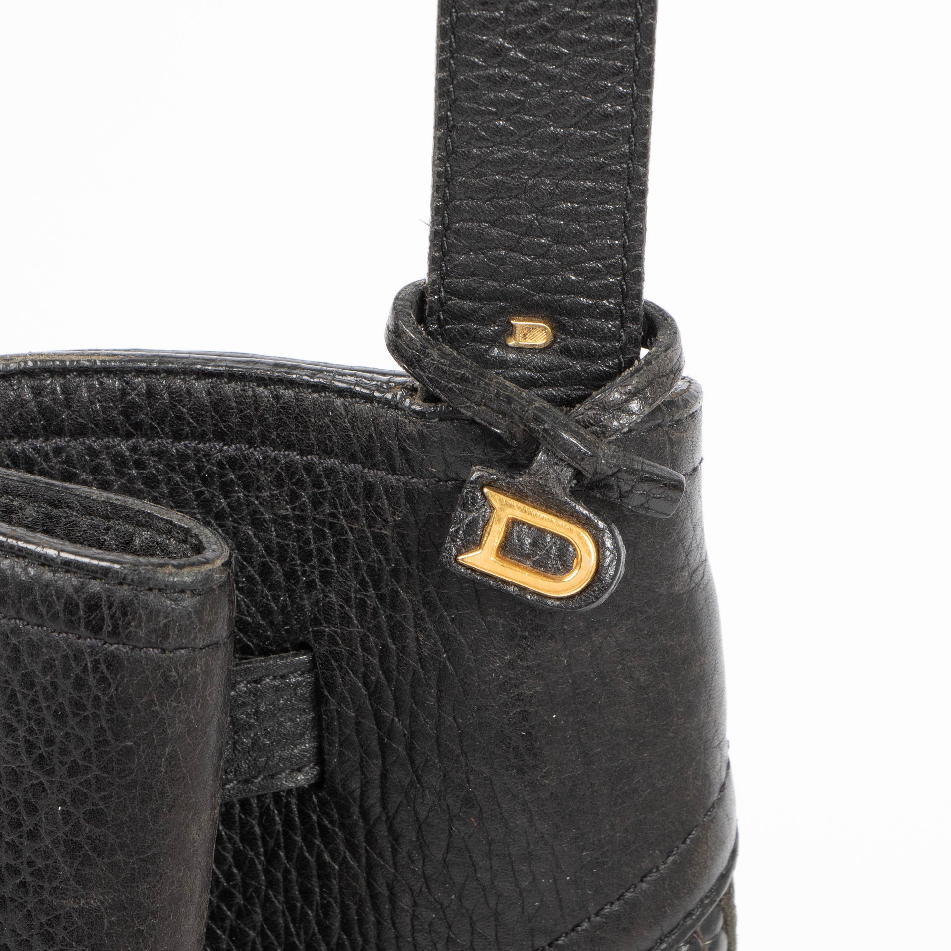 Shop this authentic delvaux black Toile De Cuir Souverain pre-loved on Labellov.com