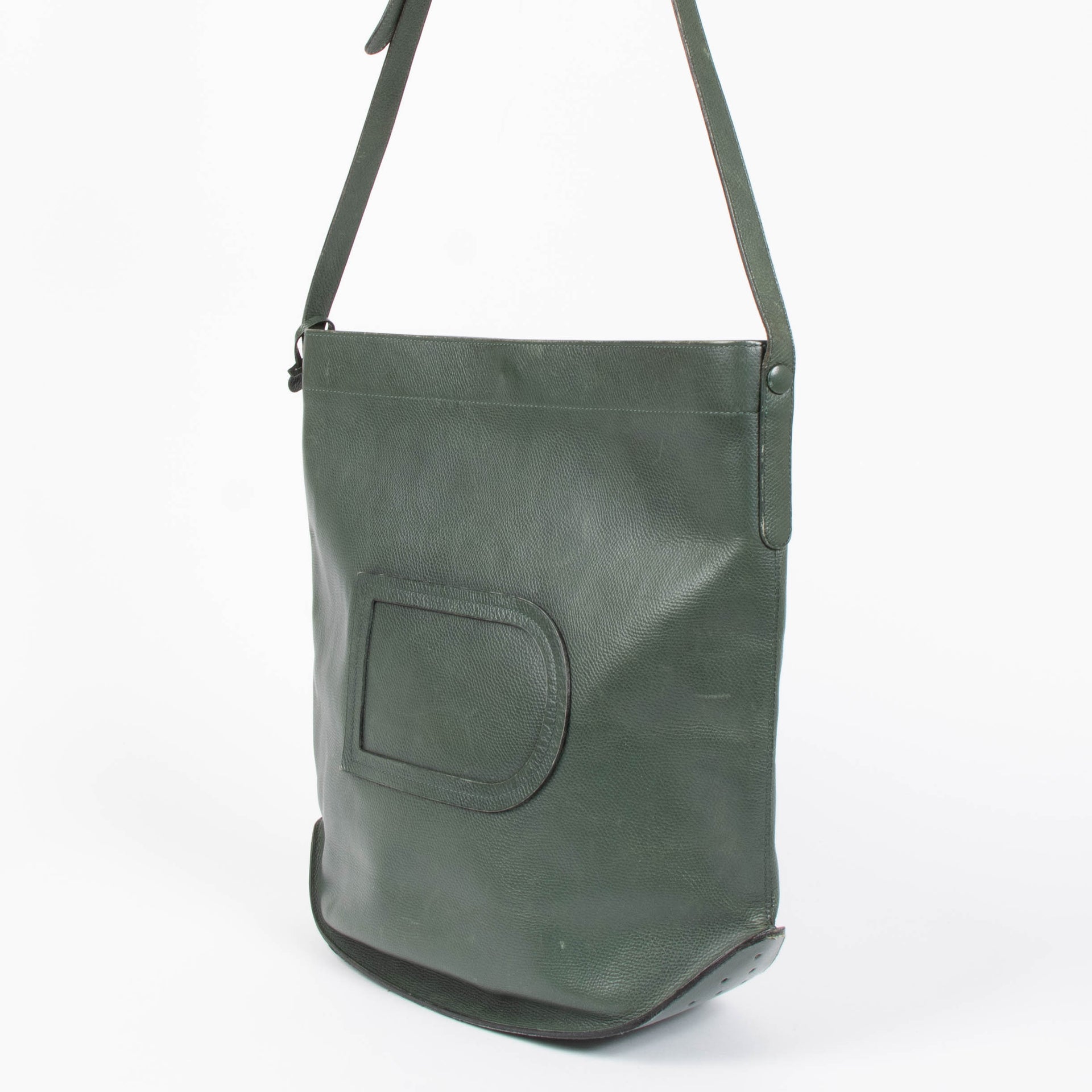 Shop this authentic delvaux green Le Pin Shoulder bag pre-loved on Labellov.com