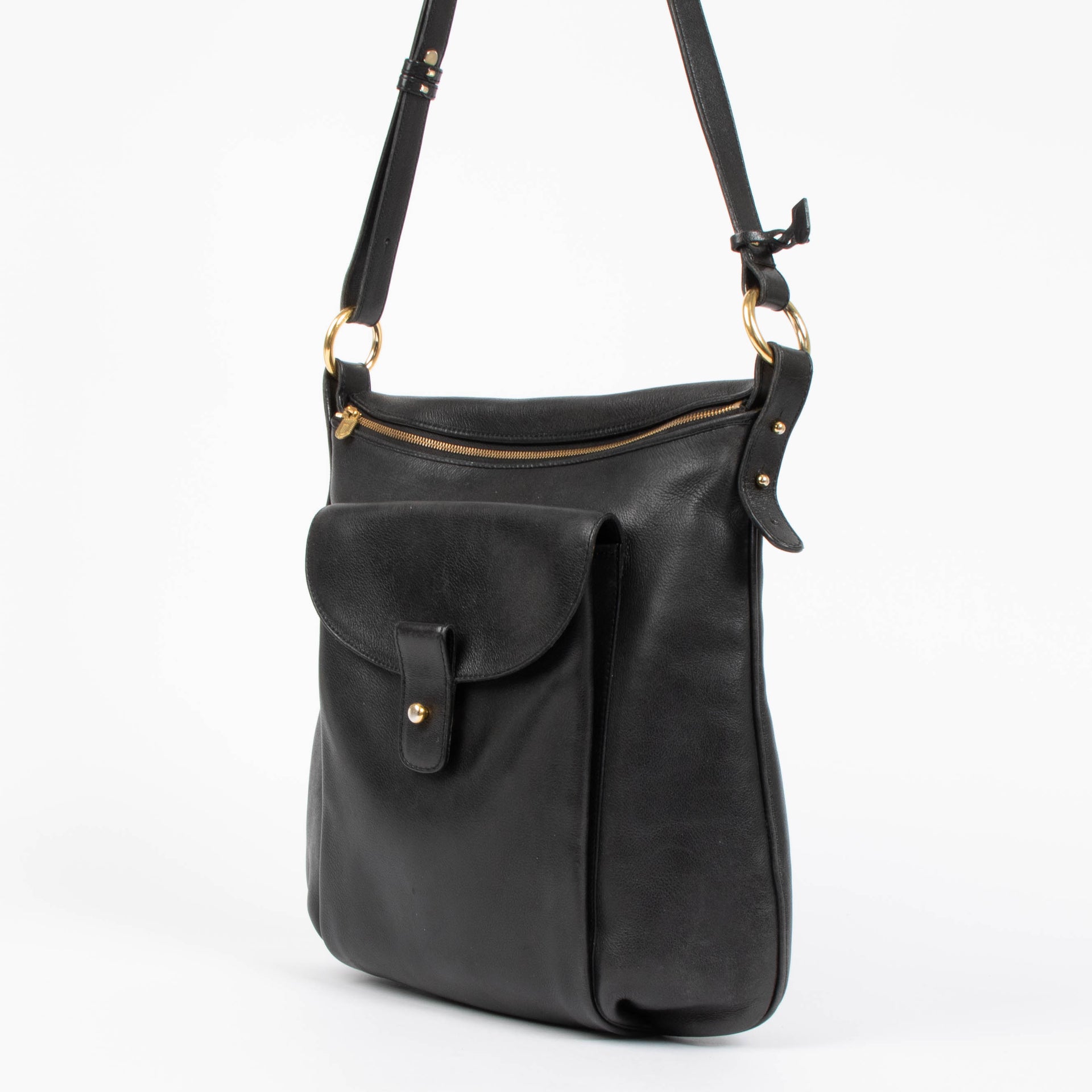 Shop this authentic delvaux flou black Crossbody pre-loved on Labellov.com
