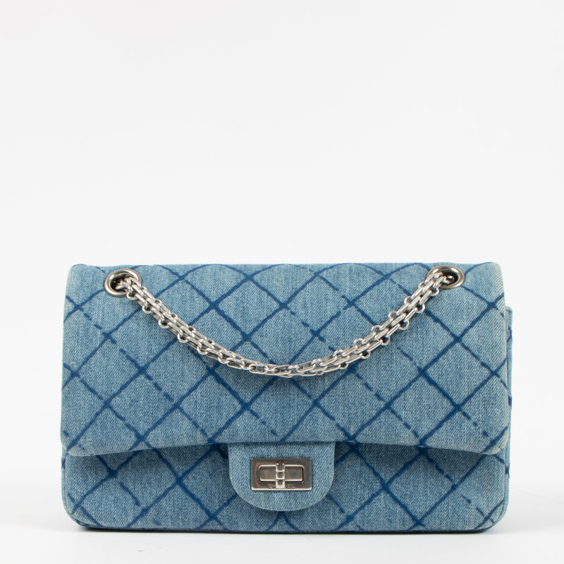Shop the authentic Chanel Blue Denim Medium 2.55 Reissue bag second hand on Labellov.com!

