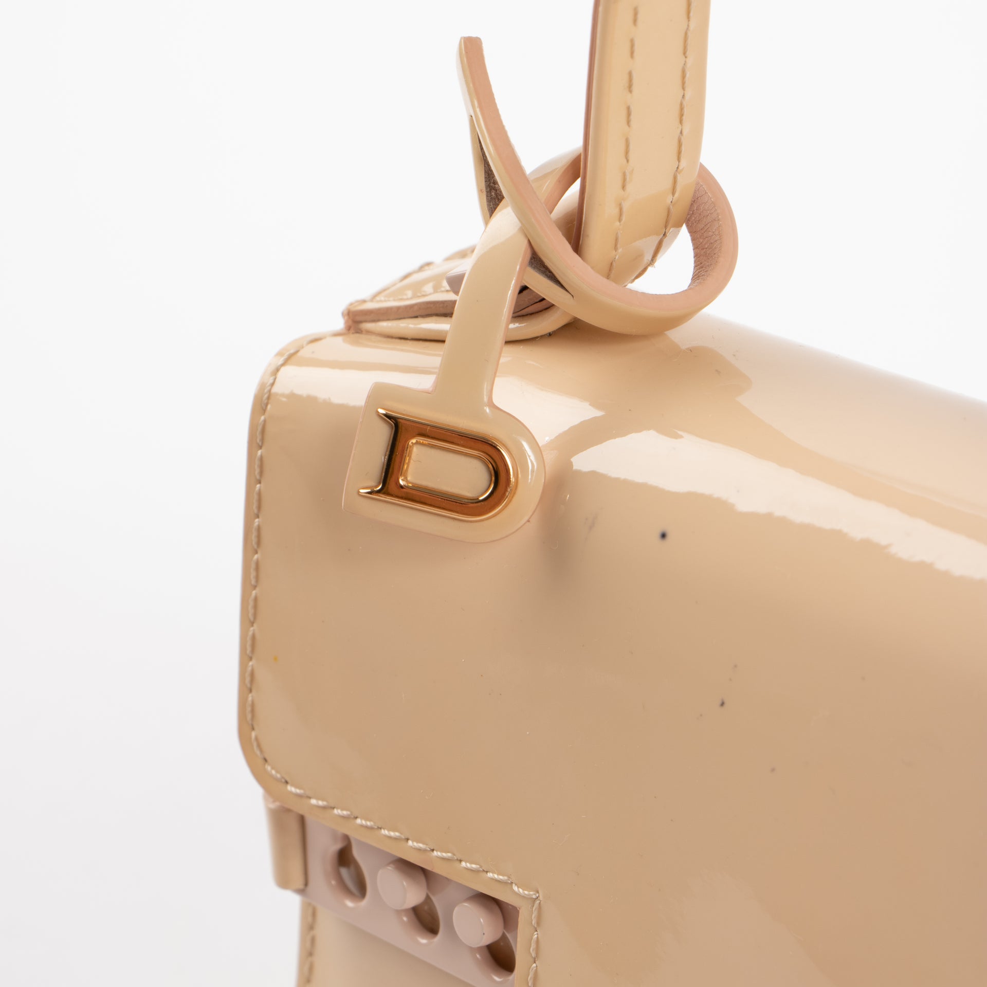 Shop the 100% authentic Delvaux Nude Vernis Tempête Micro Bag second hand on Labellov.com!