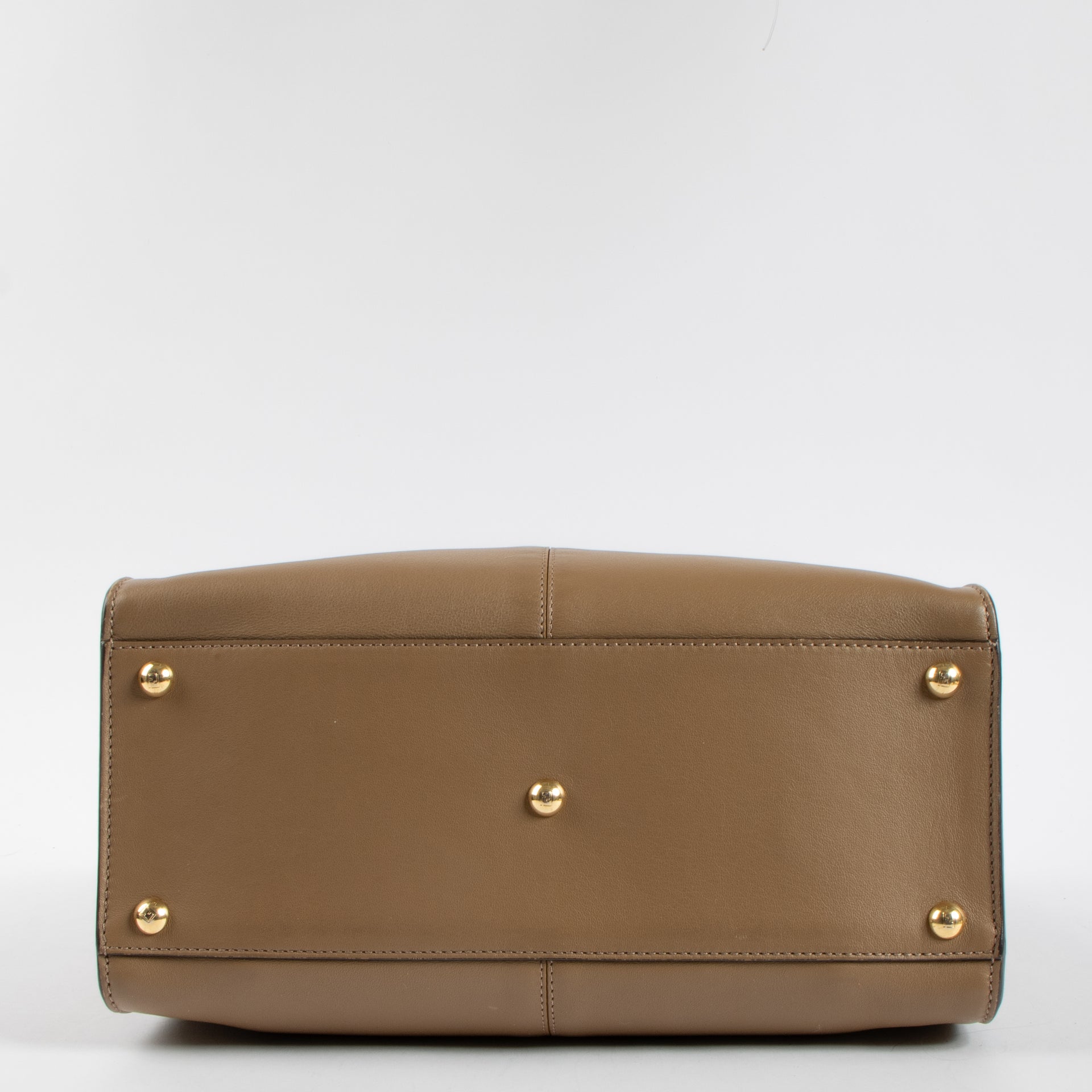 Shop the 100% authentic Fendi Beige Peekaboo X-Lite Medium Bag second hand on Labellov.com!