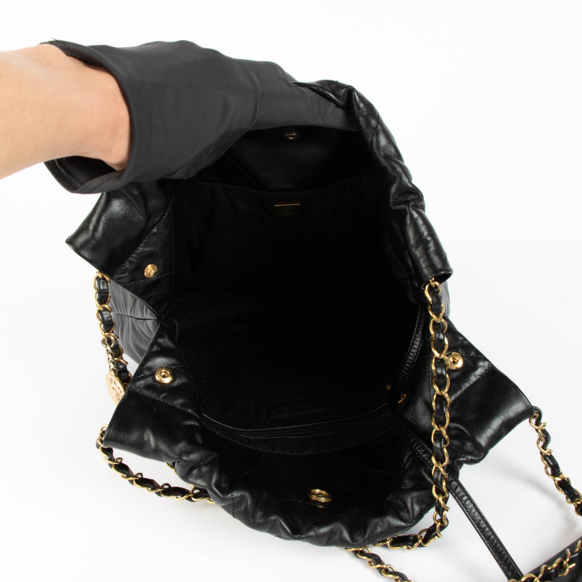 CHANEL 22 SMALL ZWART