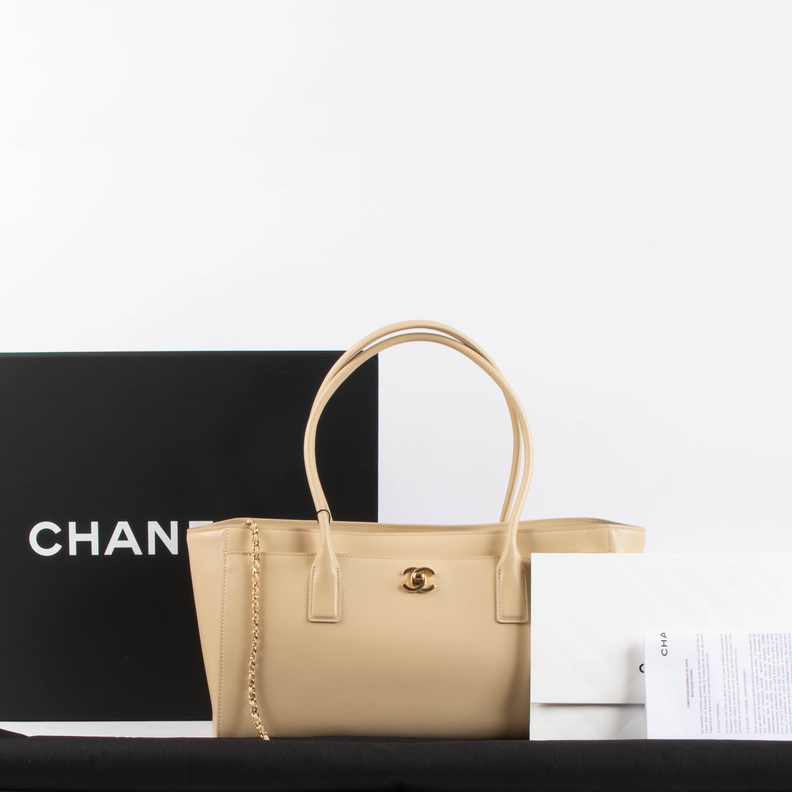 Chanel 26S Beige Leather Cerf Executive Small Tote Bag – Labellov