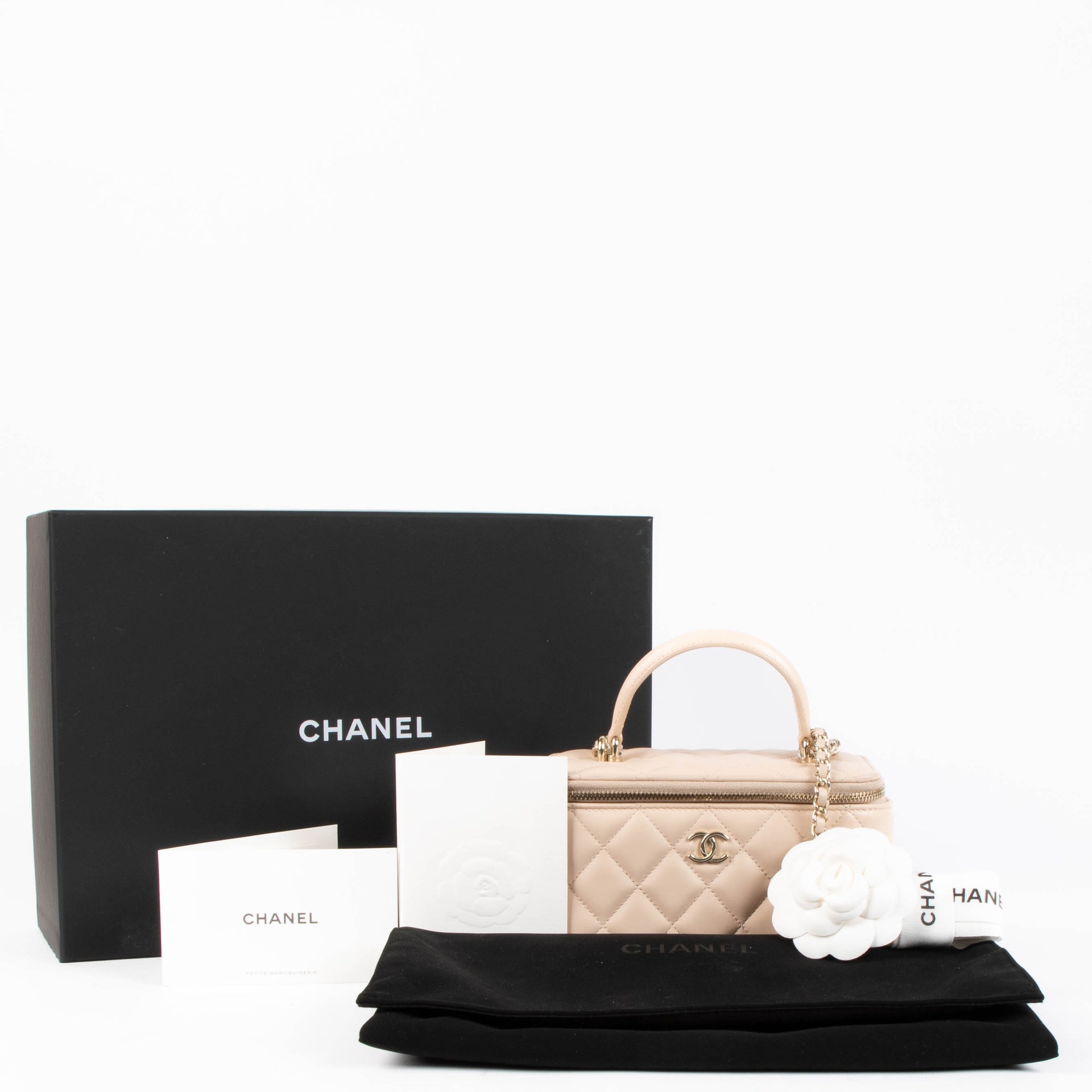 Shop this 100% authentic Chanel Vanity Soft Pink GHW at Labellov.com