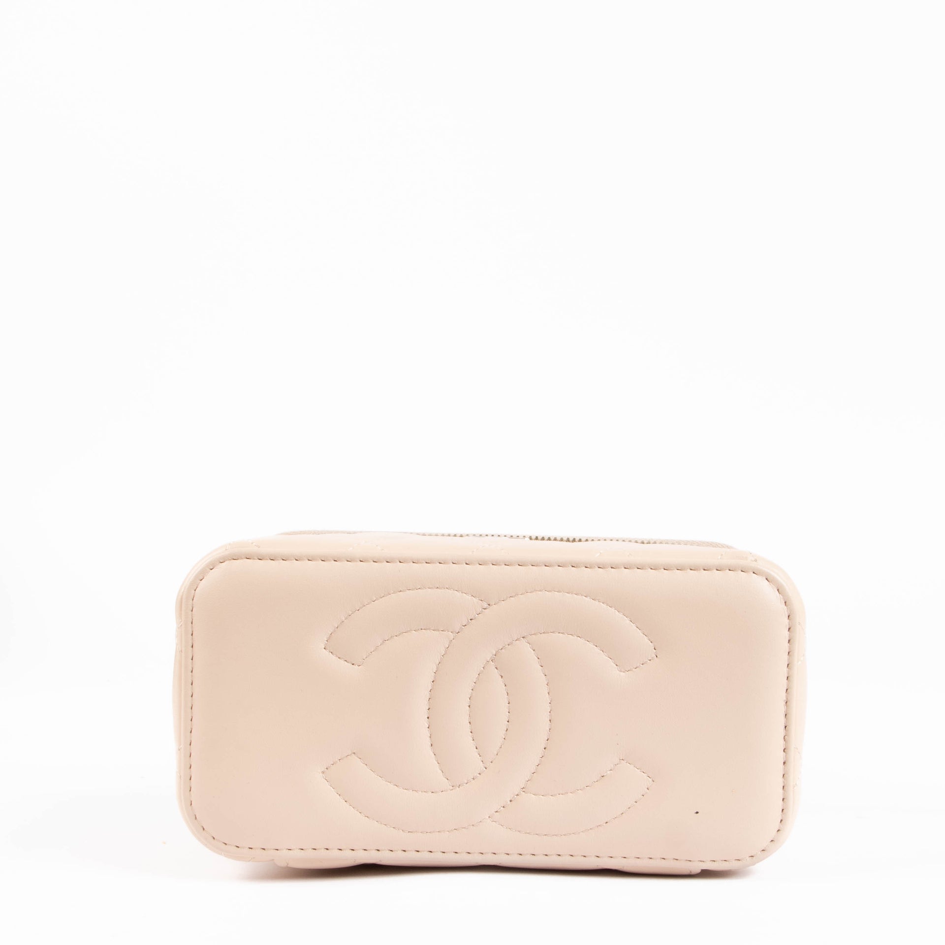  Shop this 100% authentic Chanel Vanity Soft Pink GHW at Labellov.com