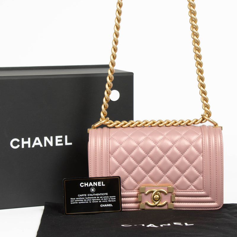 Chanel Pearly Pink Lamsleren Small Boy Chanel Tas