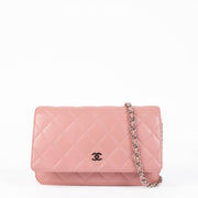 Shop the authentic Chanel Pink Wallet on Chain second hand on Labellov.com